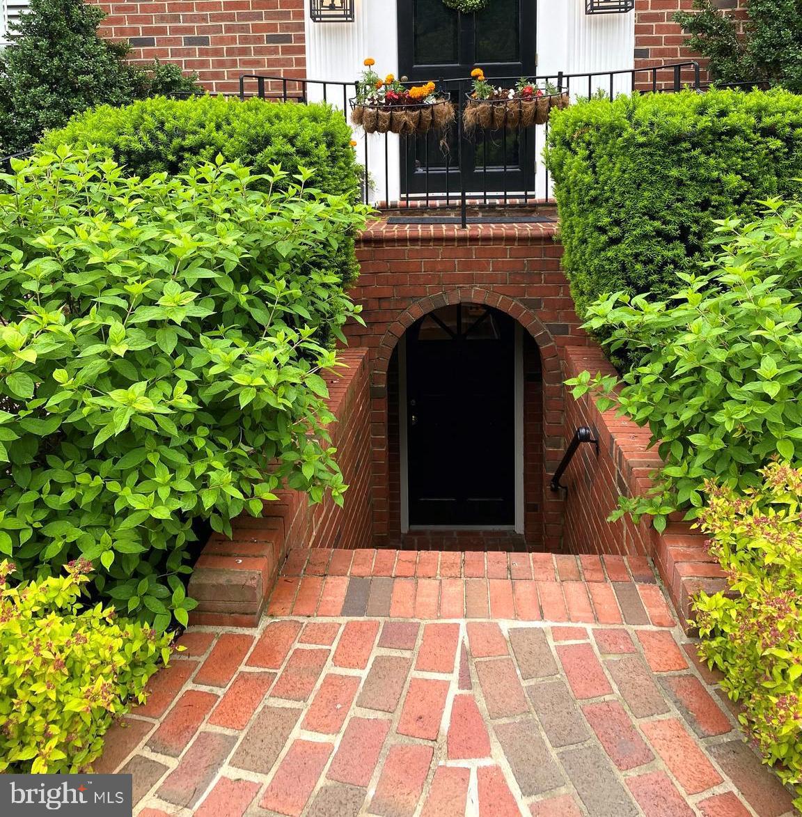 BRADDOCK HEIGHTS - Residential