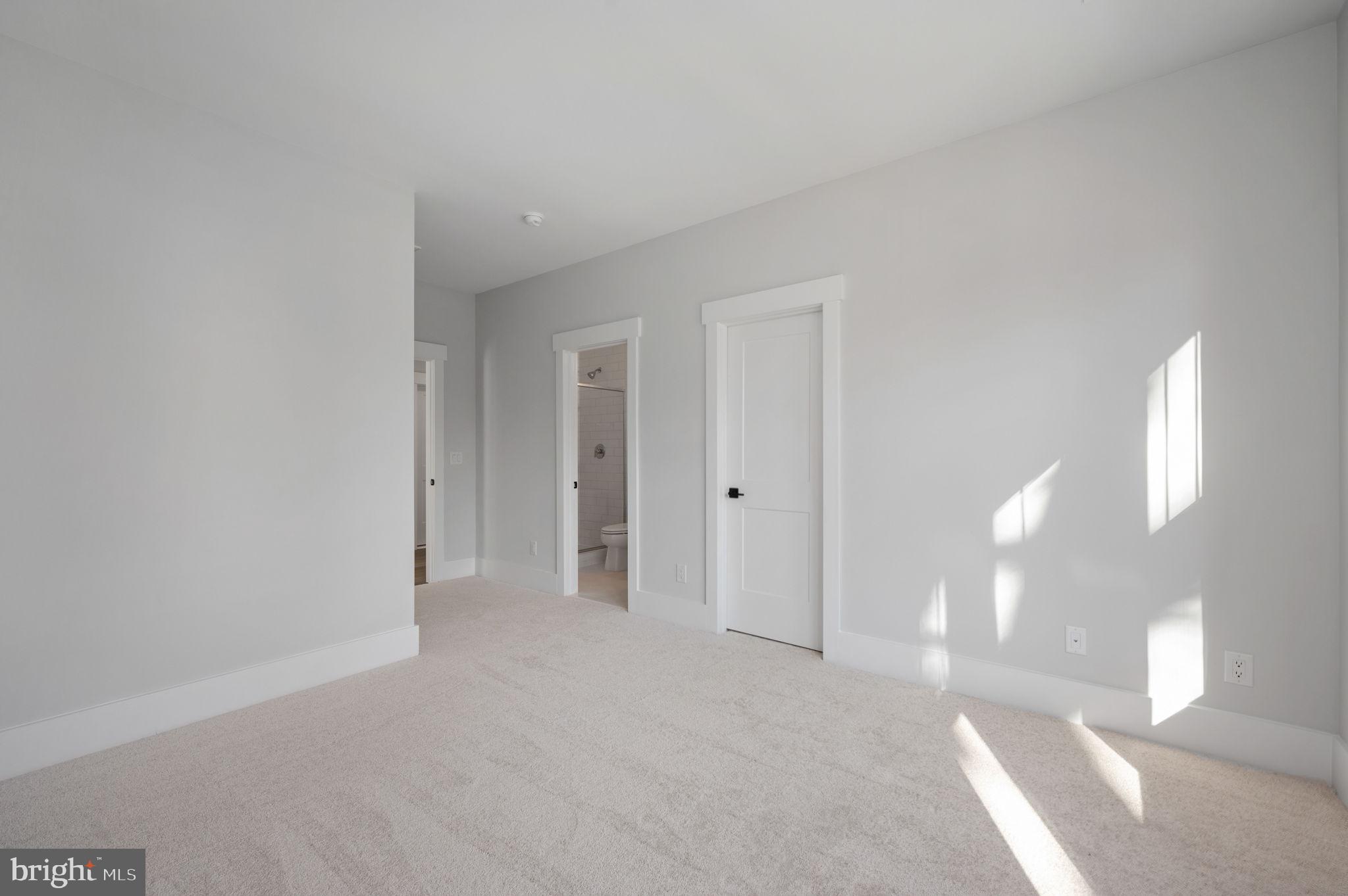 VIENNA WOODS - Residential