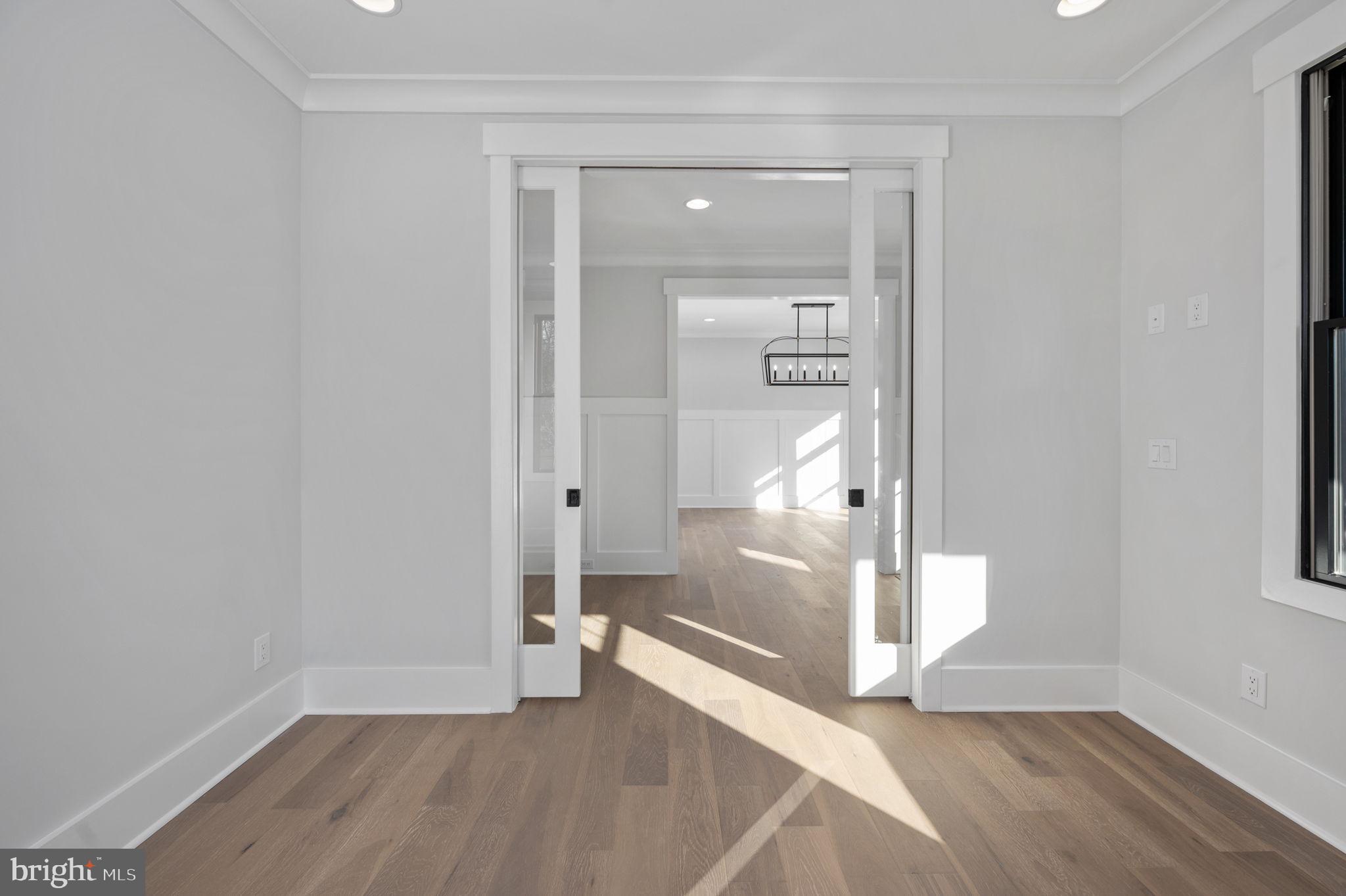 VIENNA WOODS - Residential
