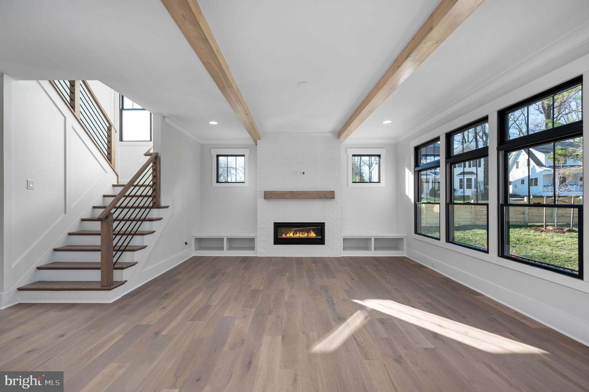 VIENNA WOODS - Residential