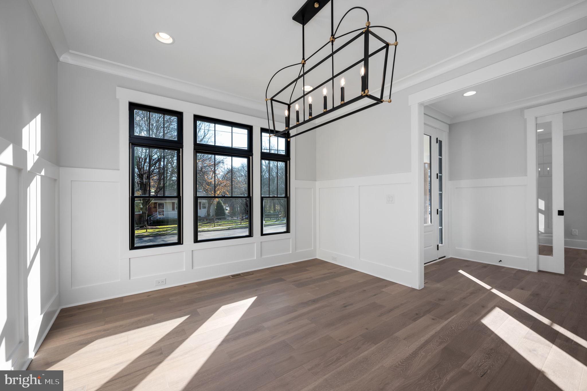 VIENNA WOODS - Residential