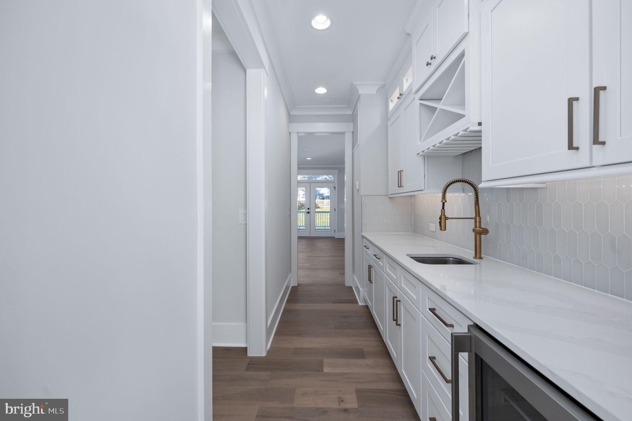VIENNA WOODS - Residential