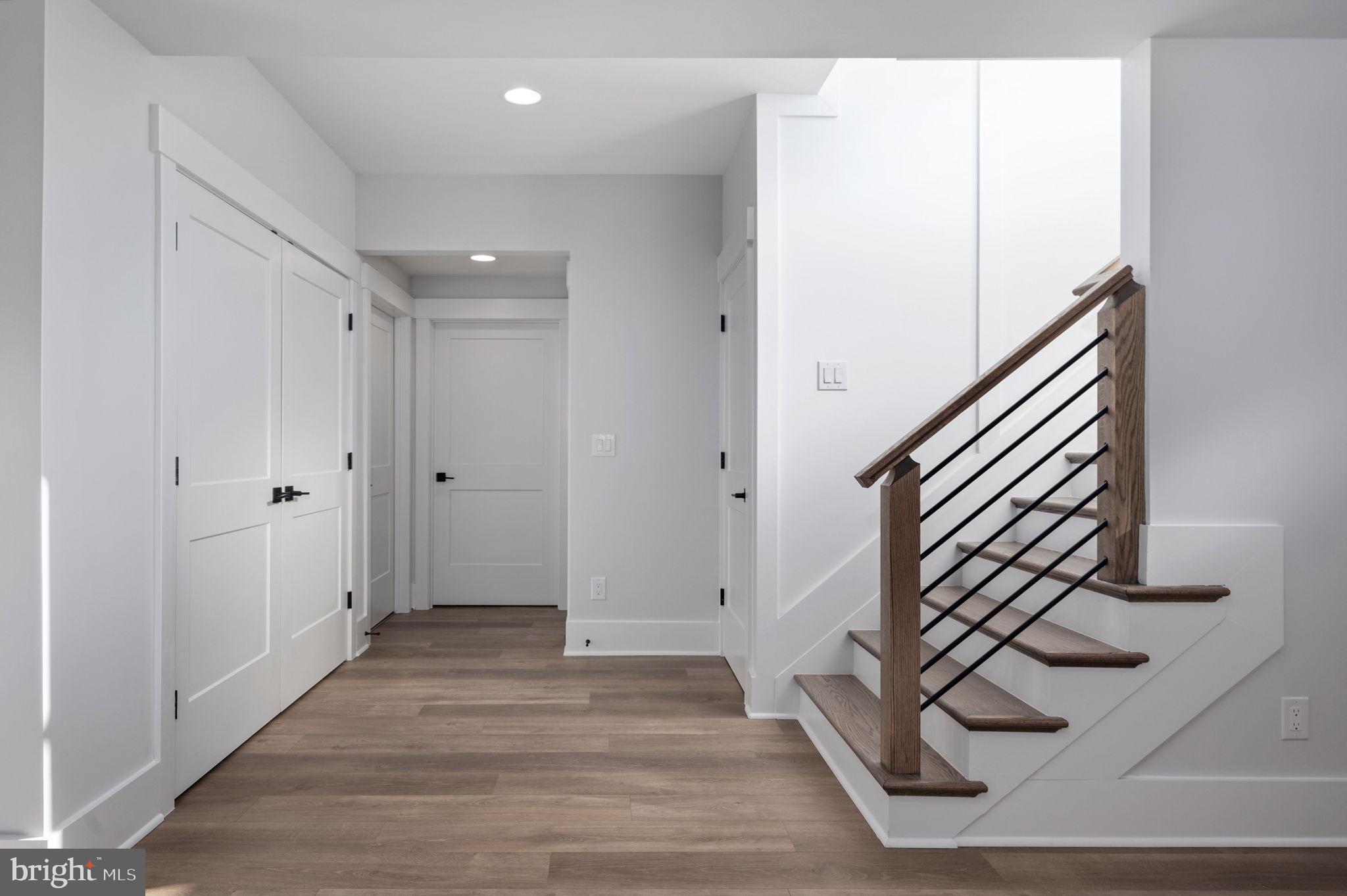 VIENNA WOODS - Residential