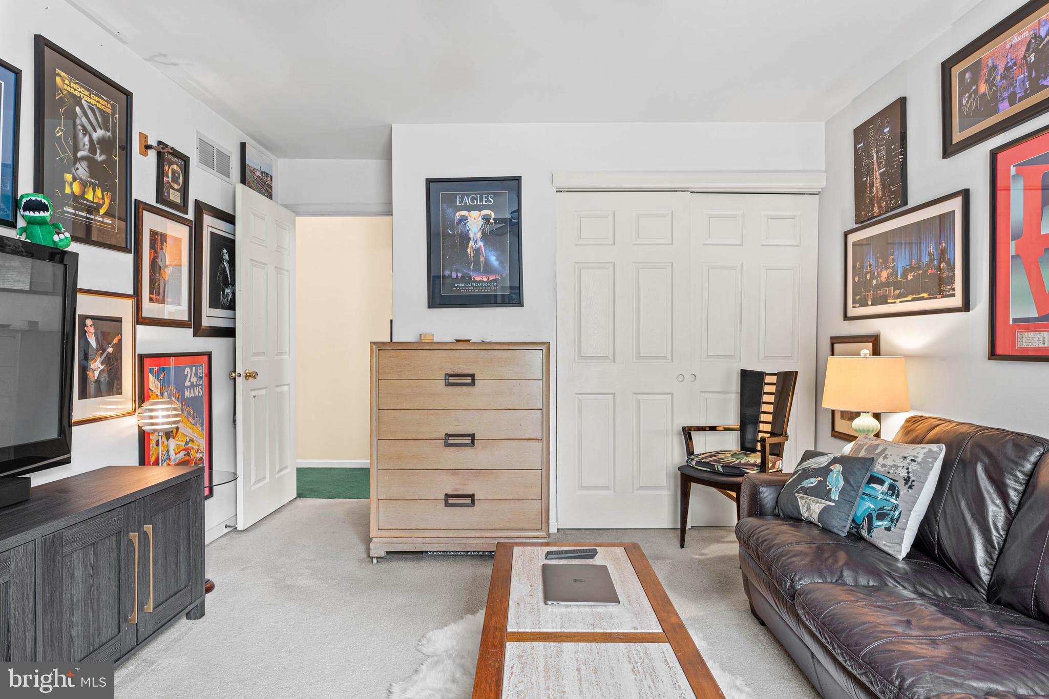 UPPER SOUTHAMPTON - Residential