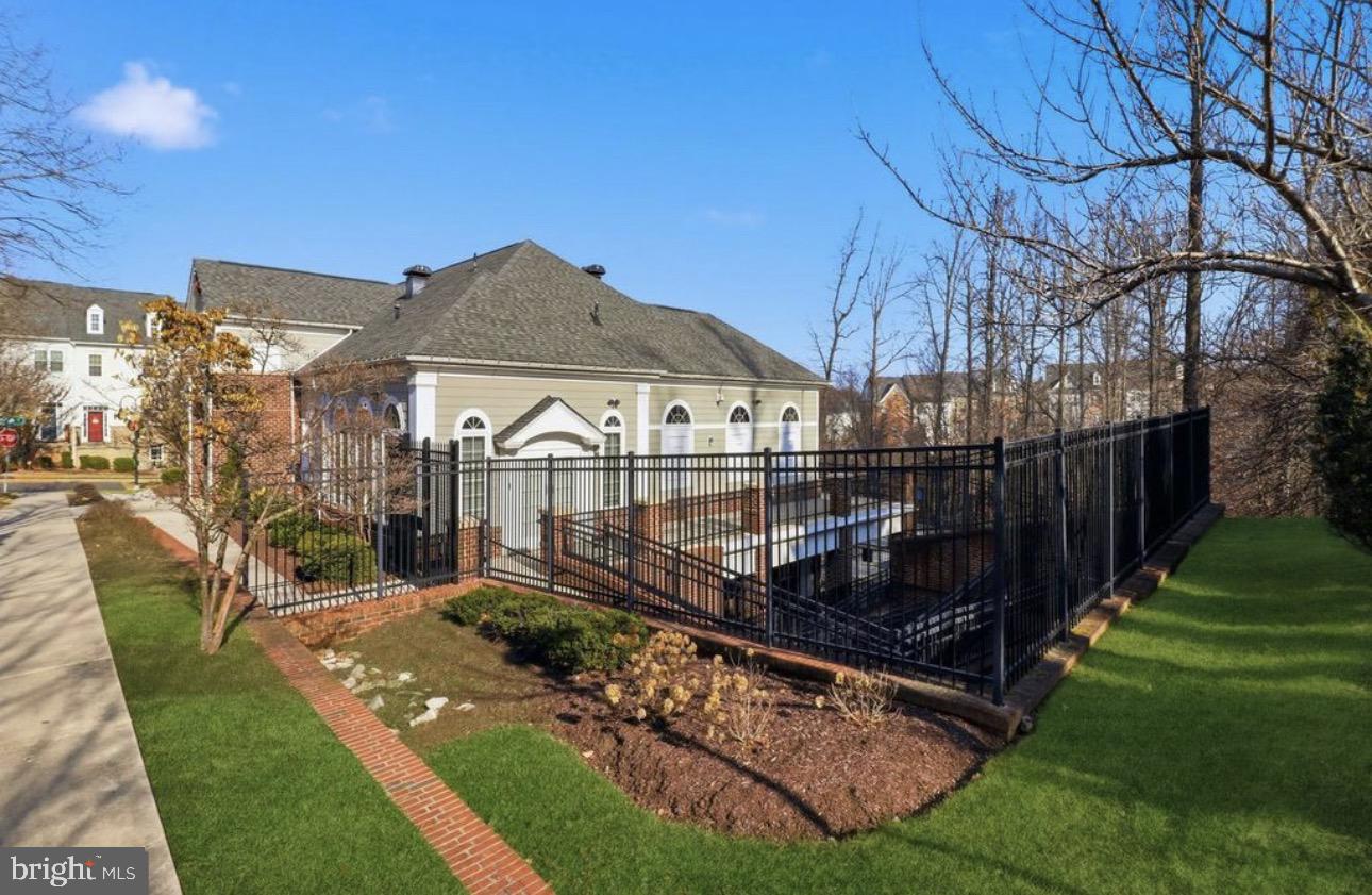 SUMMERFIELD AT MORGAN ST - Residential