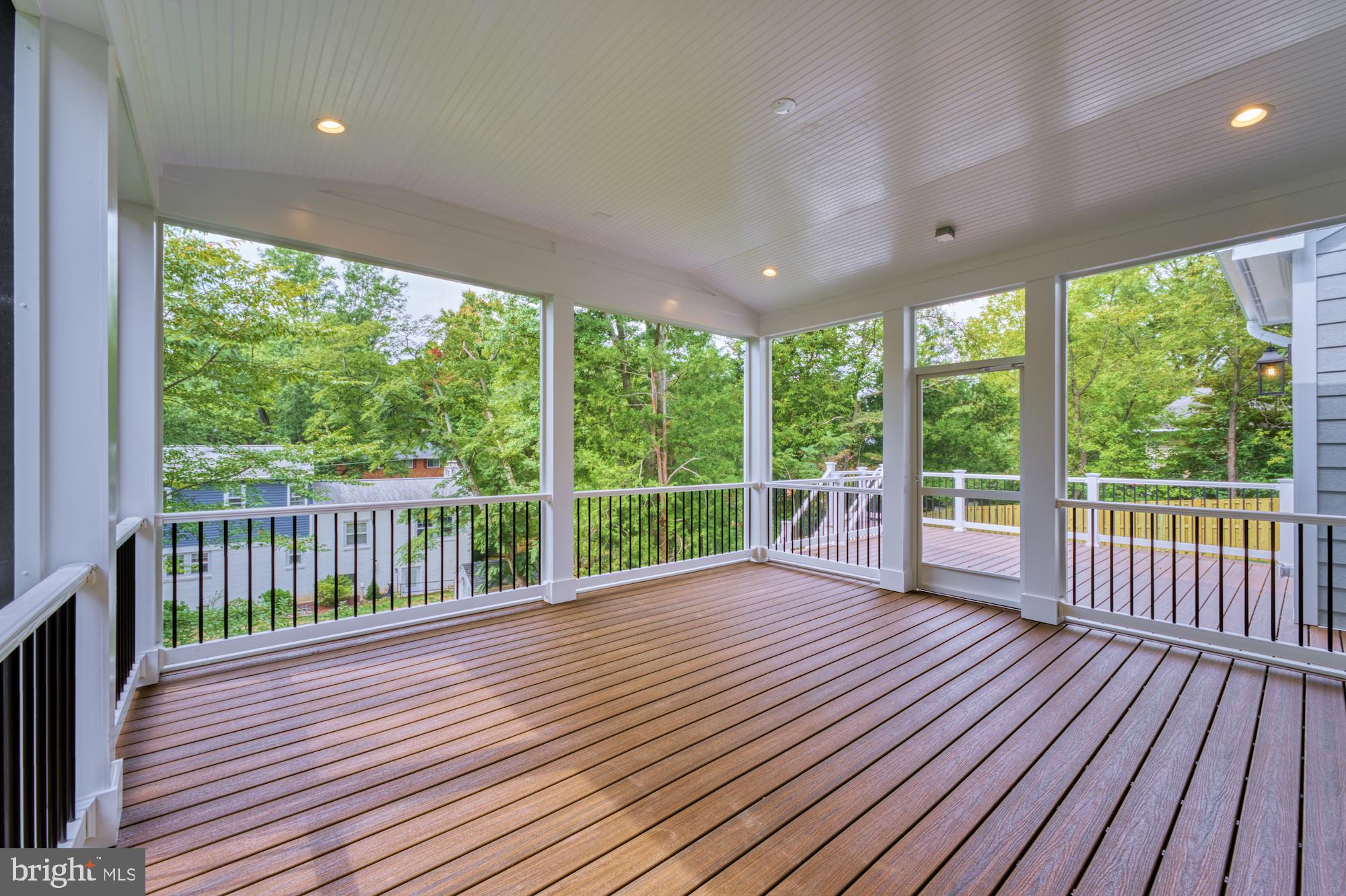 DEVON PARK - Residential