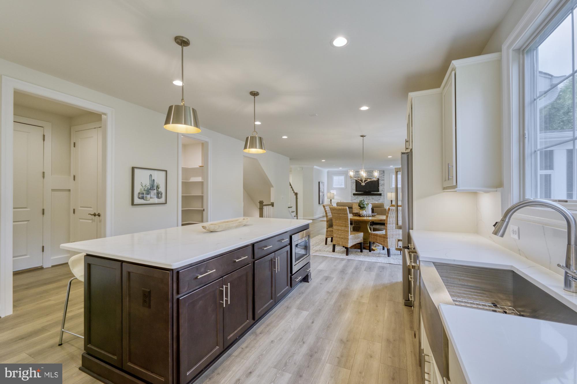 DEVON PARK - Residential