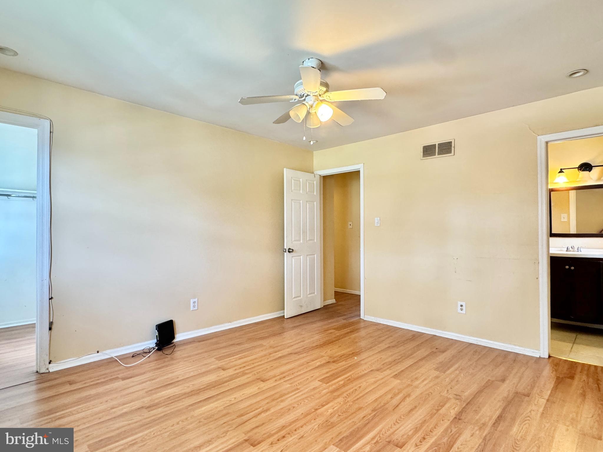 EAGLE GLEN - Residential