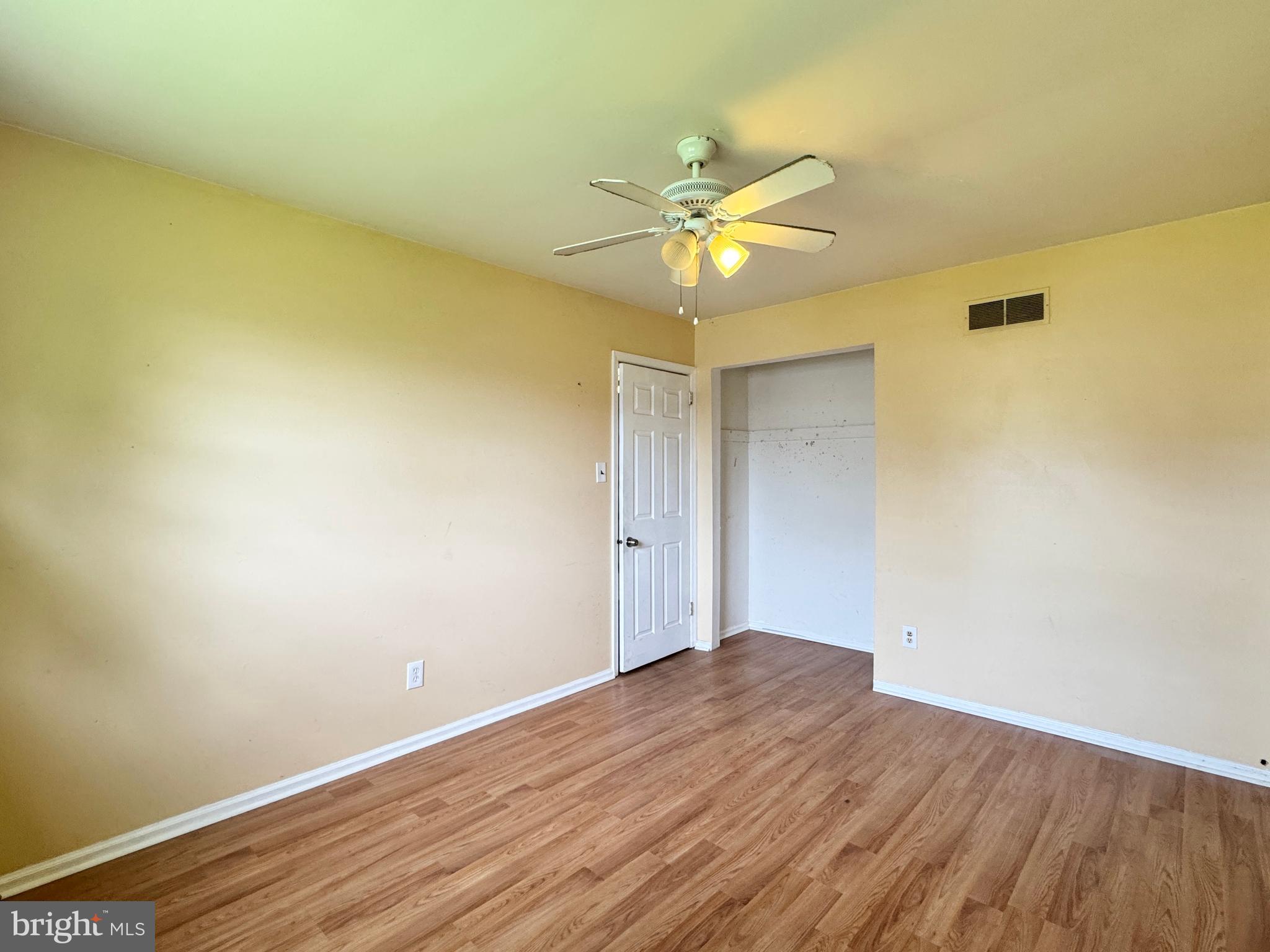 EAGLE GLEN - Residential
