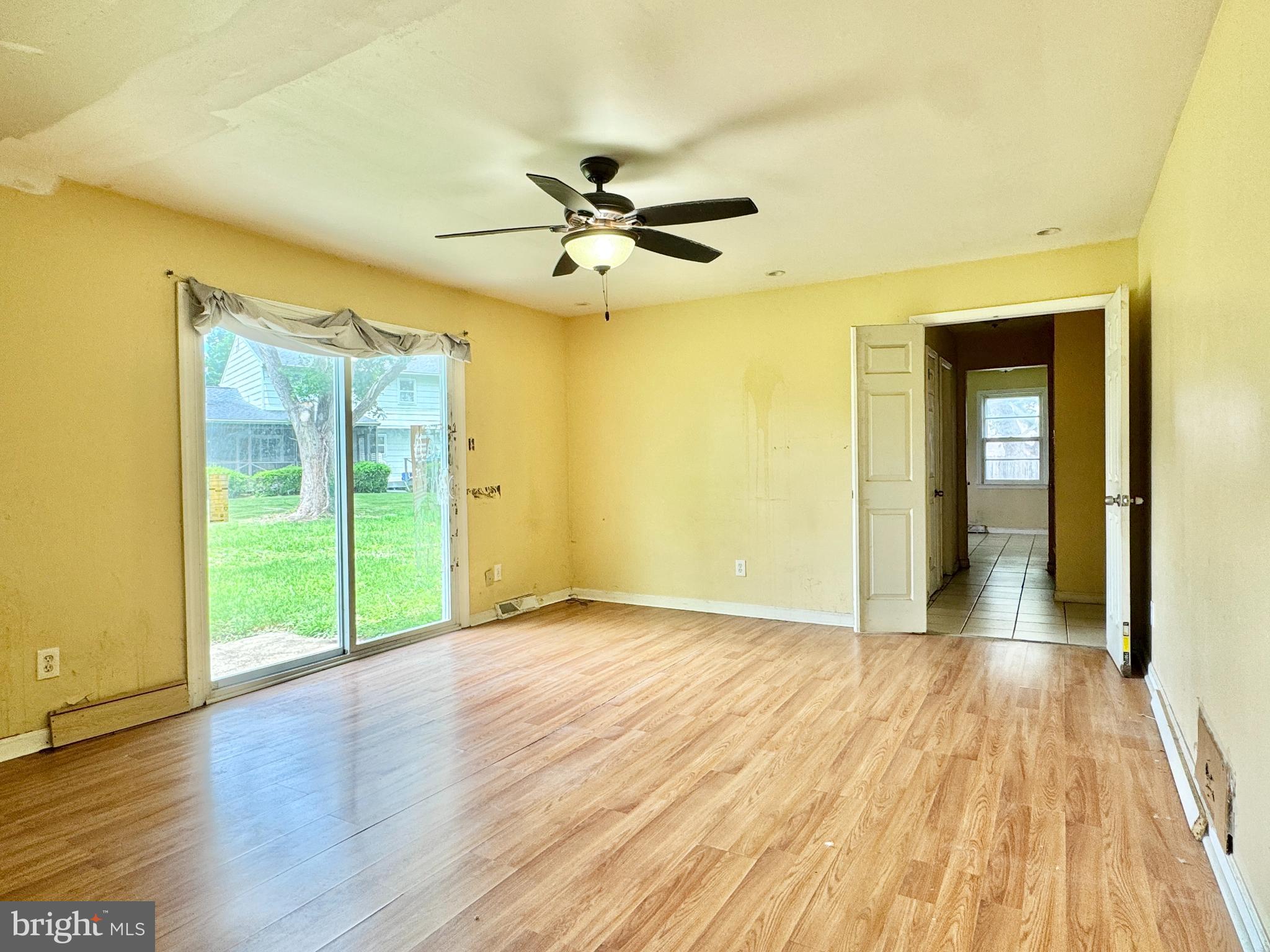 EAGLE GLEN - Residential
