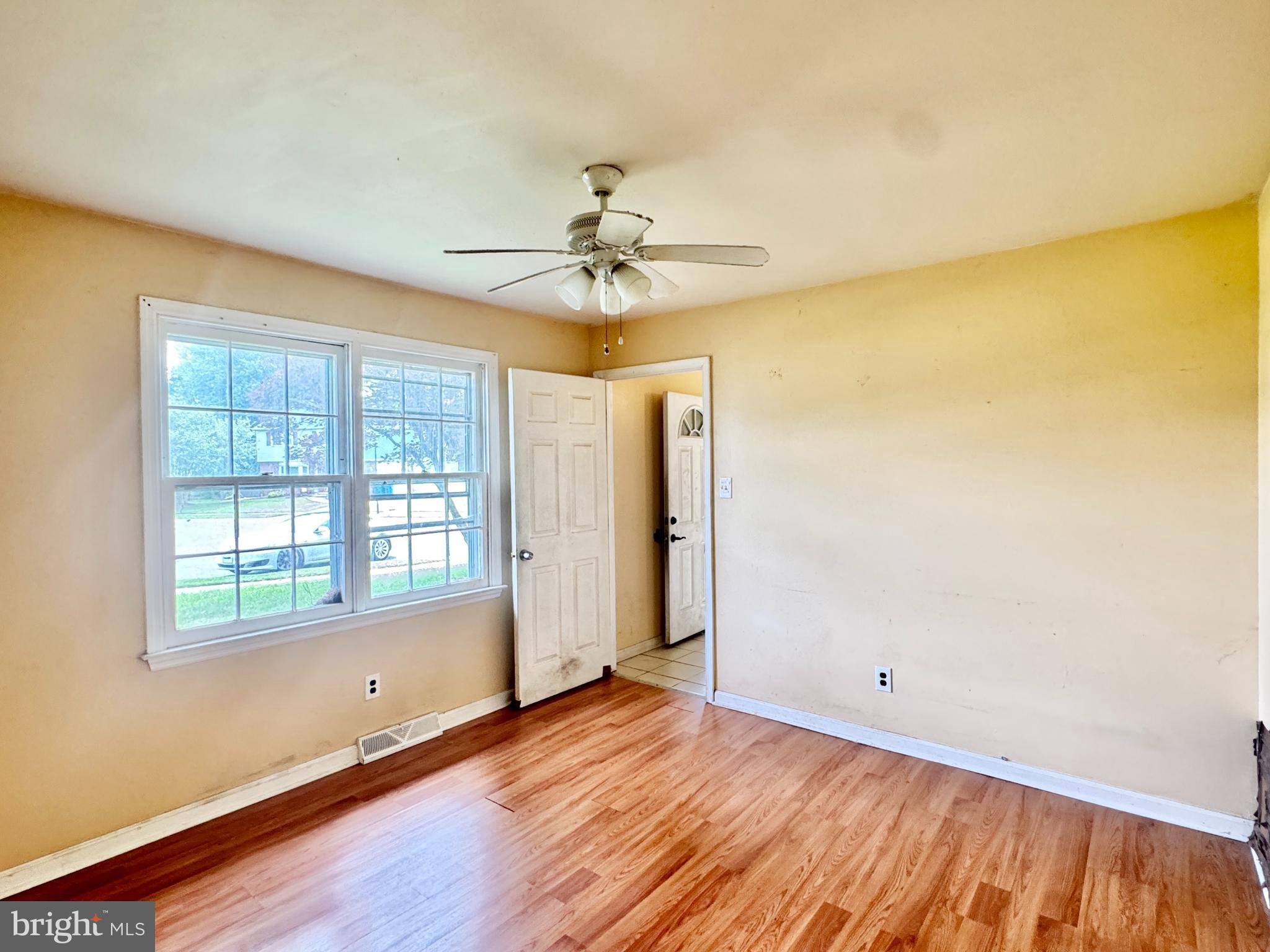 EAGLE GLEN - Residential