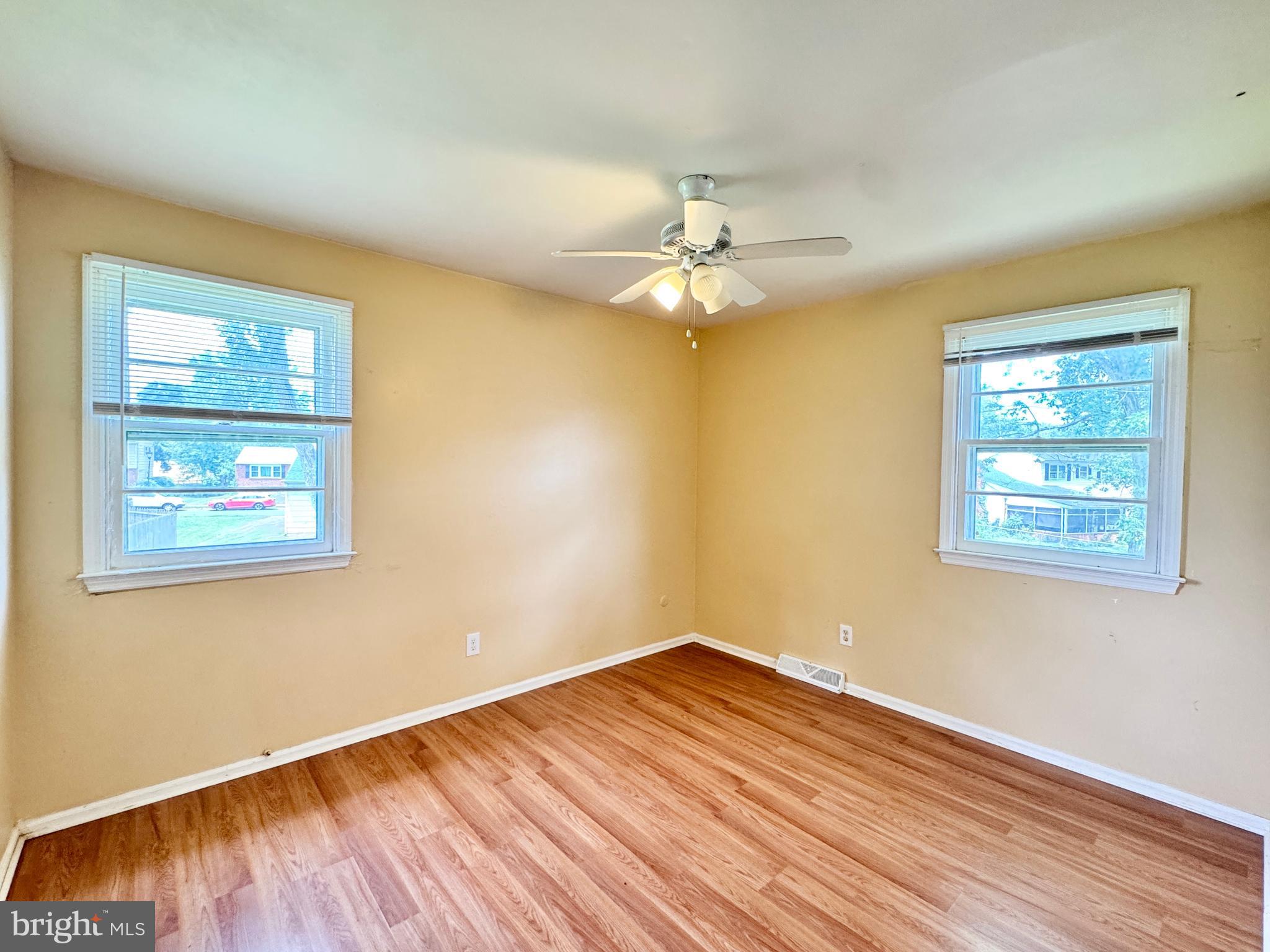 EAGLE GLEN - Residential