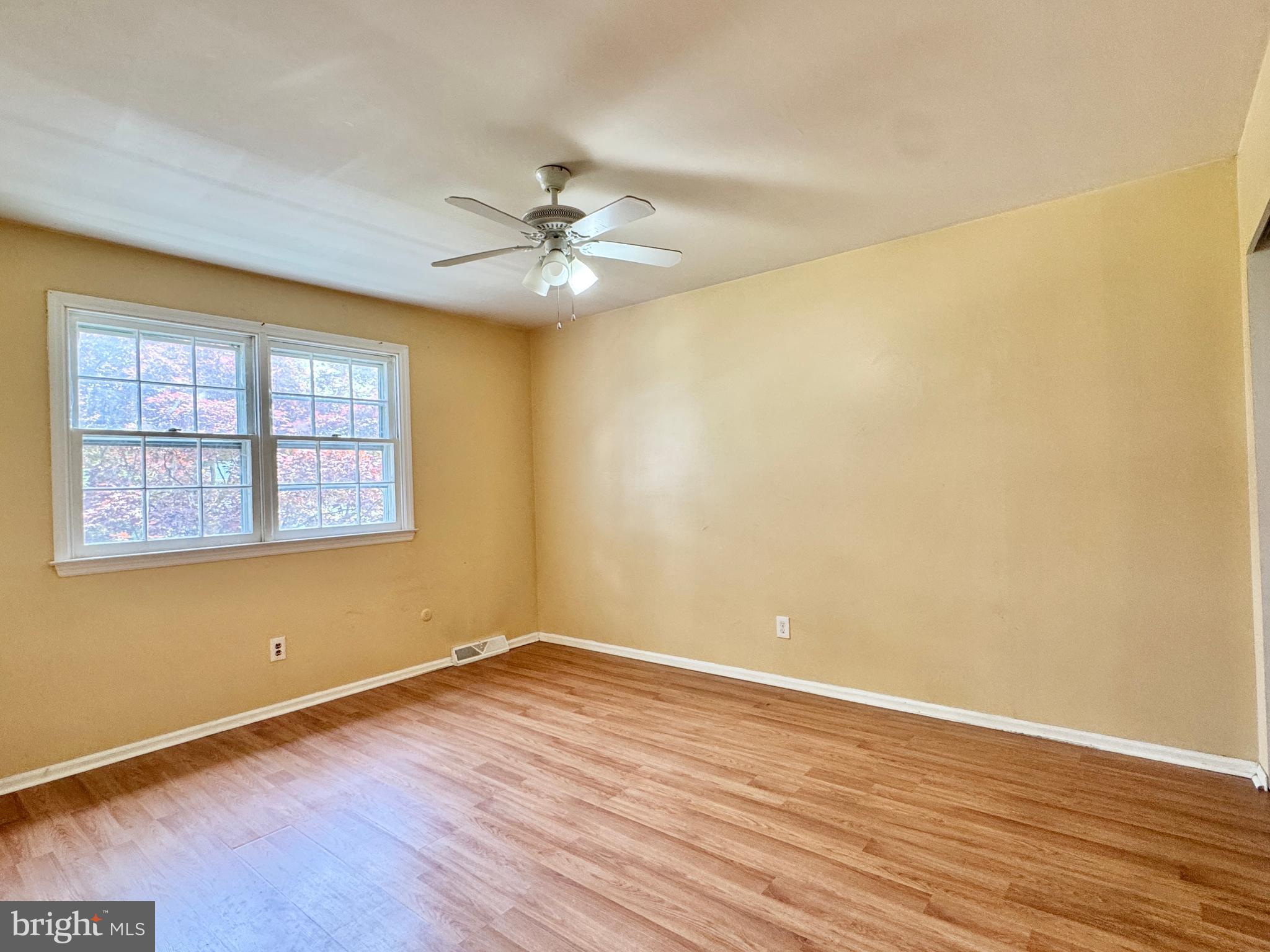 EAGLE GLEN - Residential