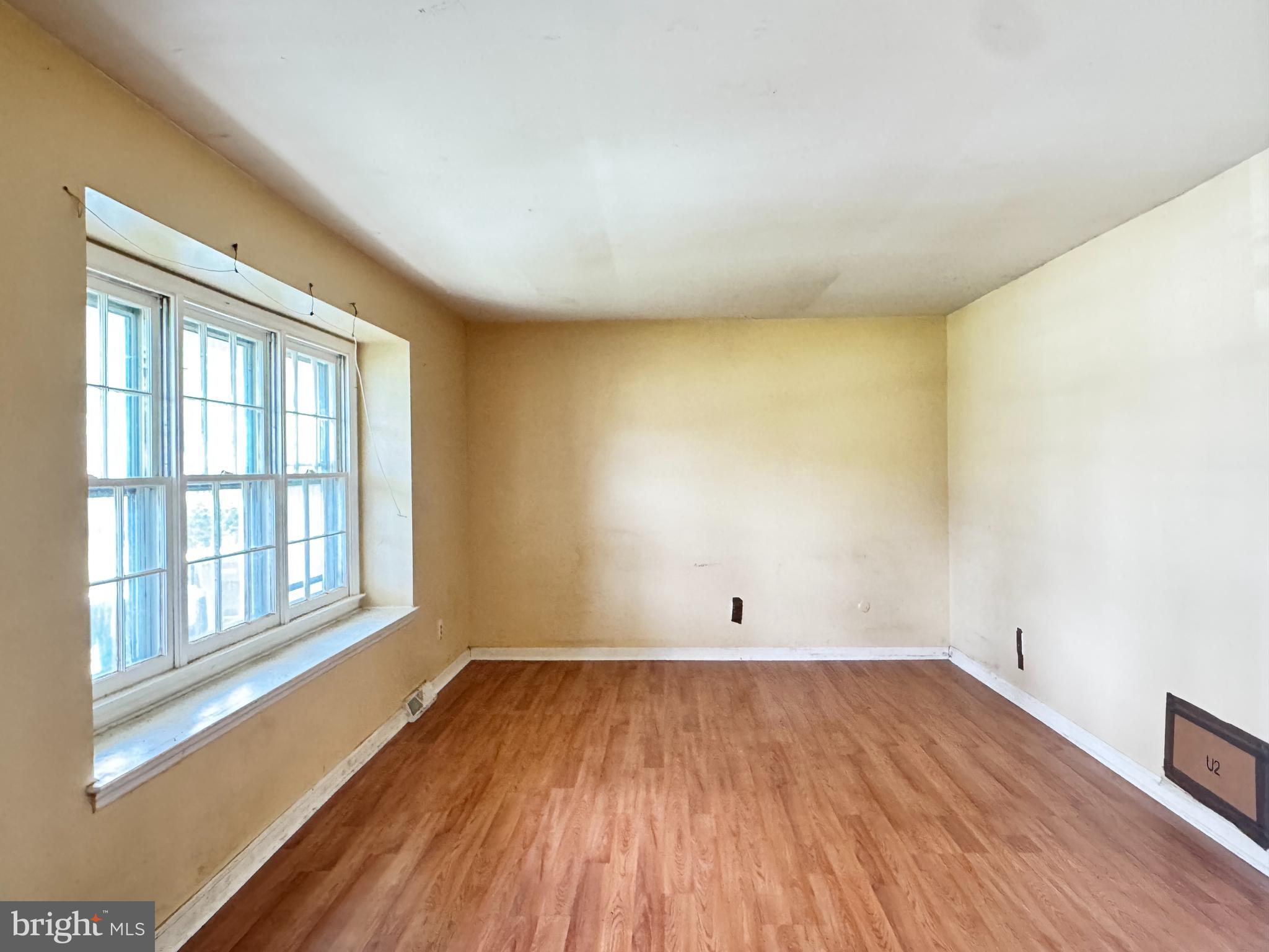 EAGLE GLEN - Residential