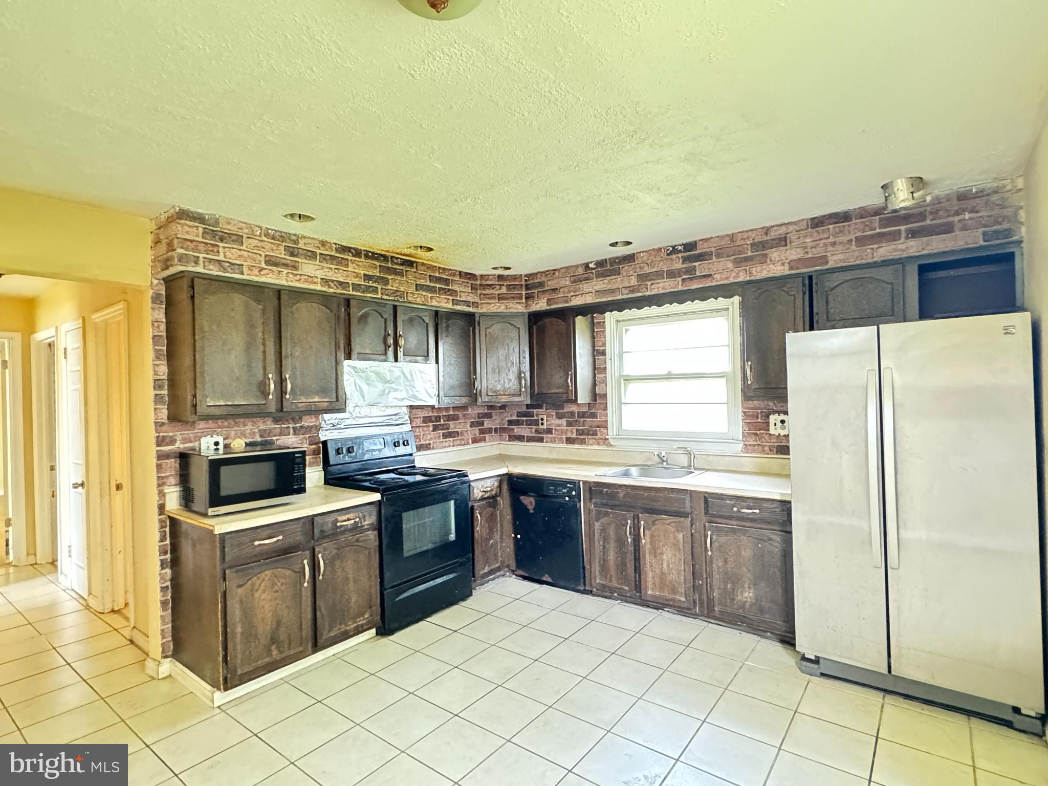 EAGLE GLEN - Residential