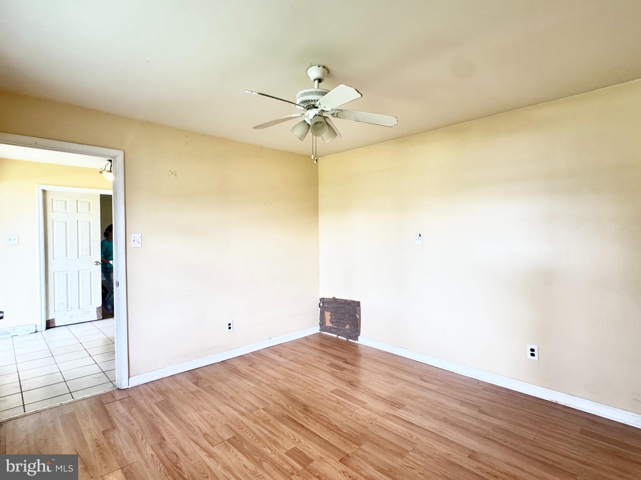 EAGLE GLEN - Residential