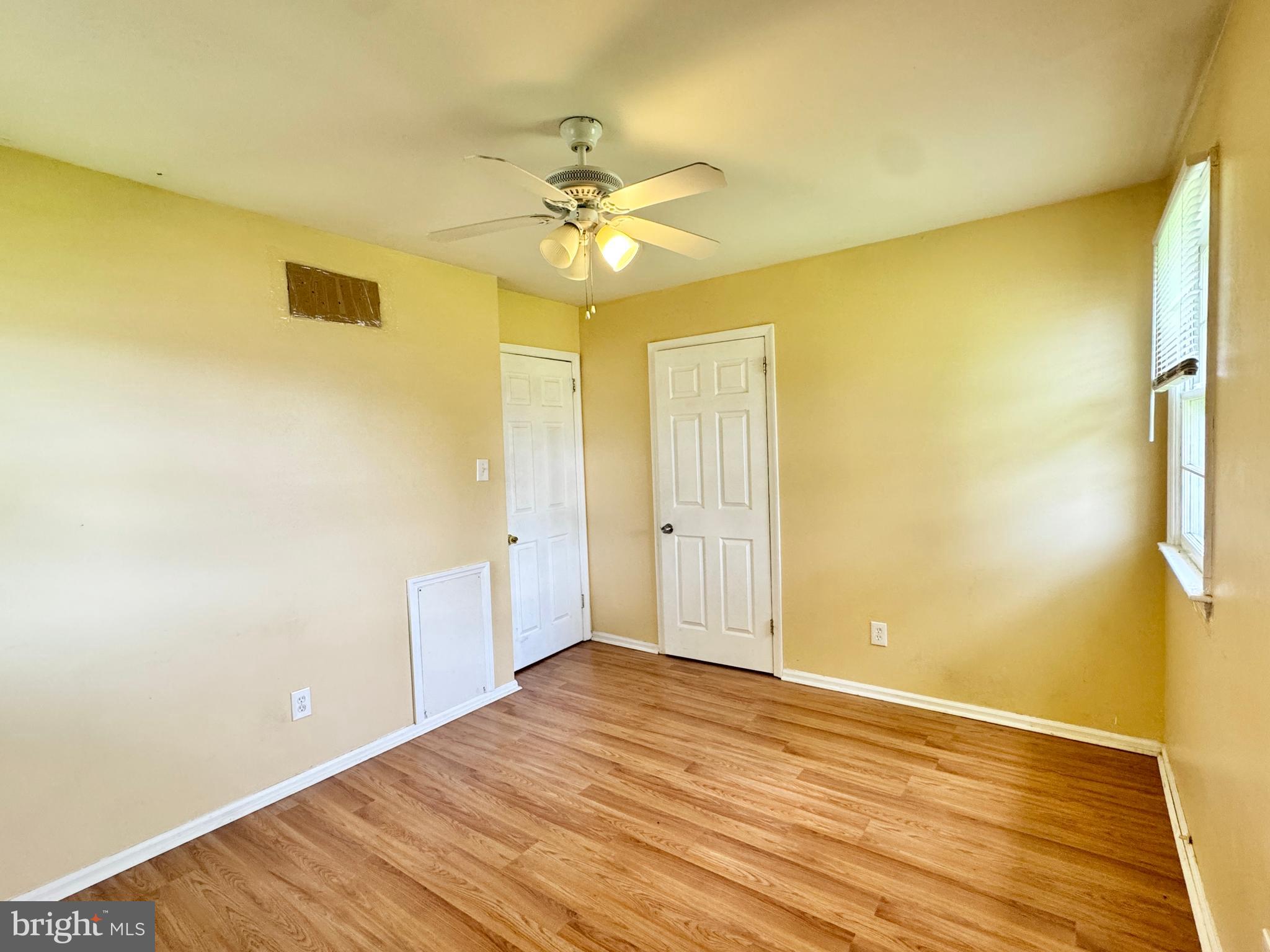 EAGLE GLEN - Residential