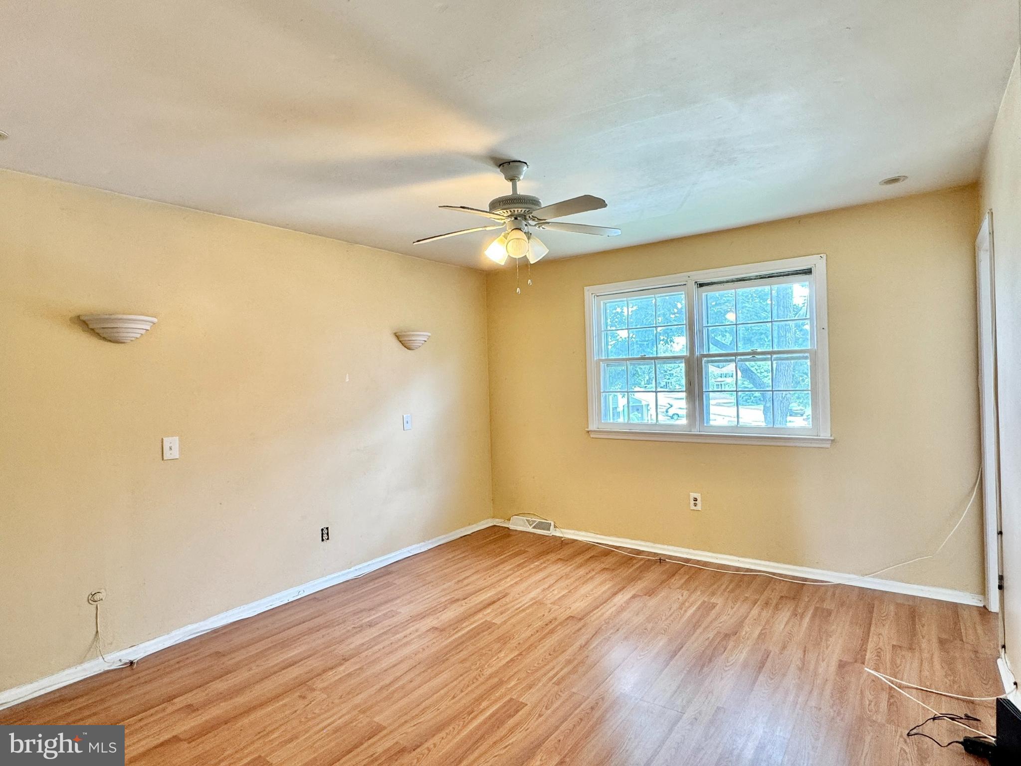 EAGLE GLEN - Residential