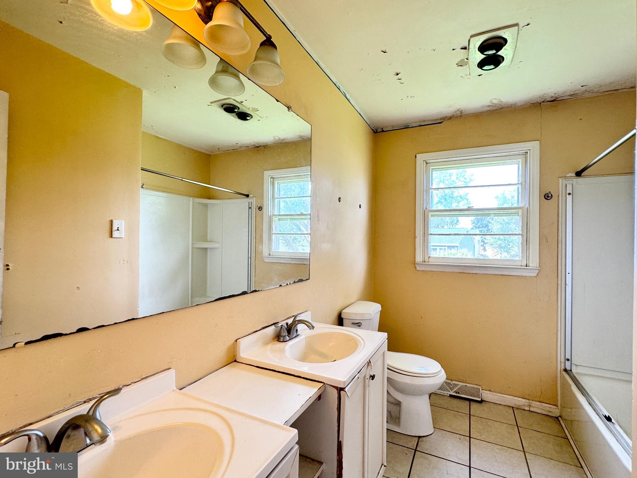 EAGLE GLEN - Residential