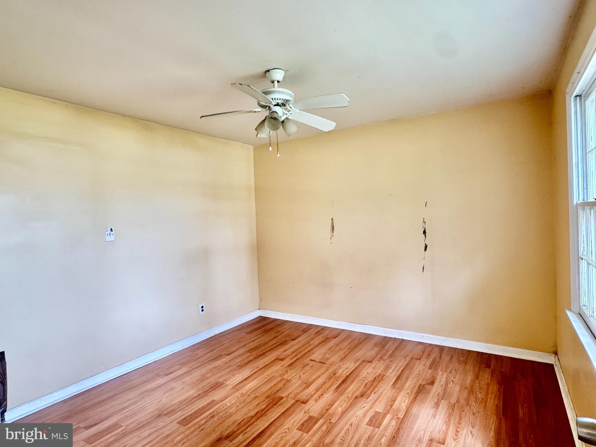 EAGLE GLEN - Residential