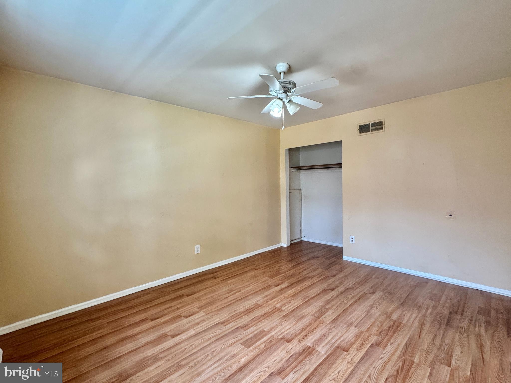 EAGLE GLEN - Residential