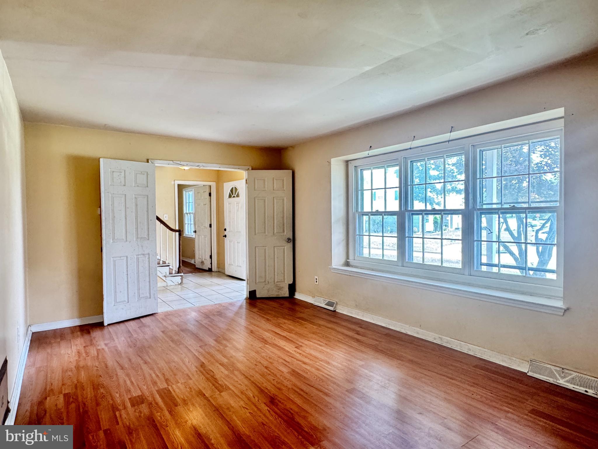 EAGLE GLEN - Residential