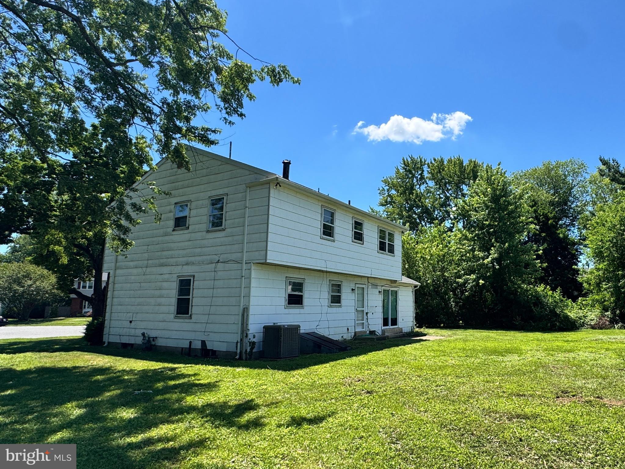 EAGLE GLEN - Residential
