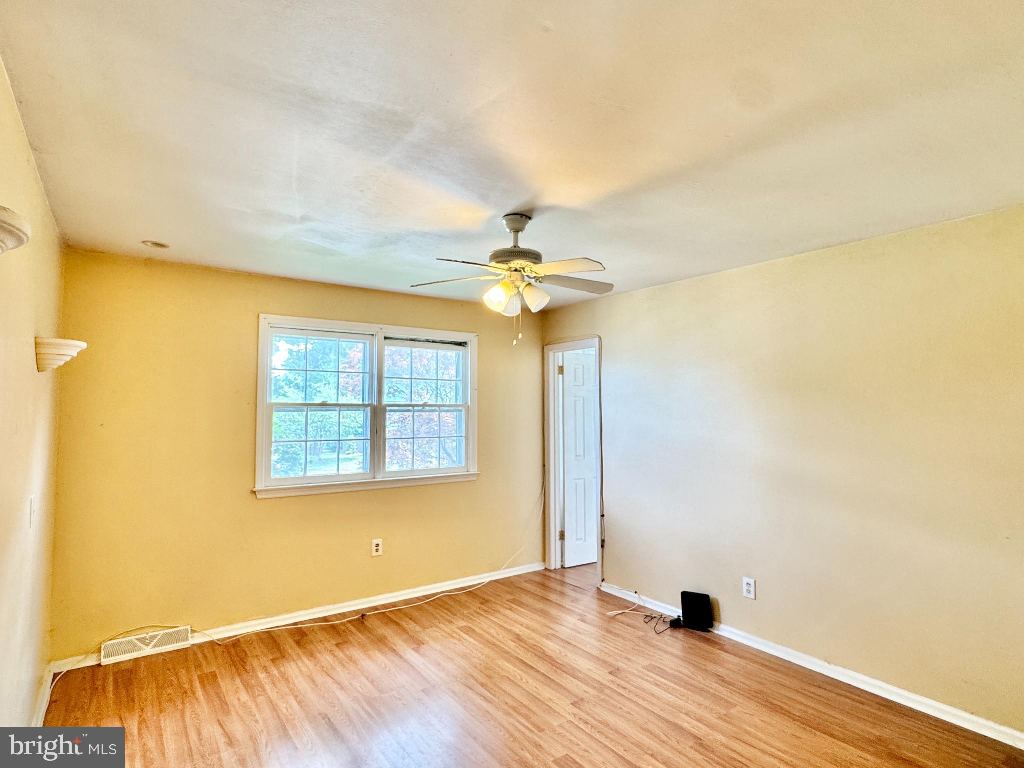 EAGLE GLEN - Residential