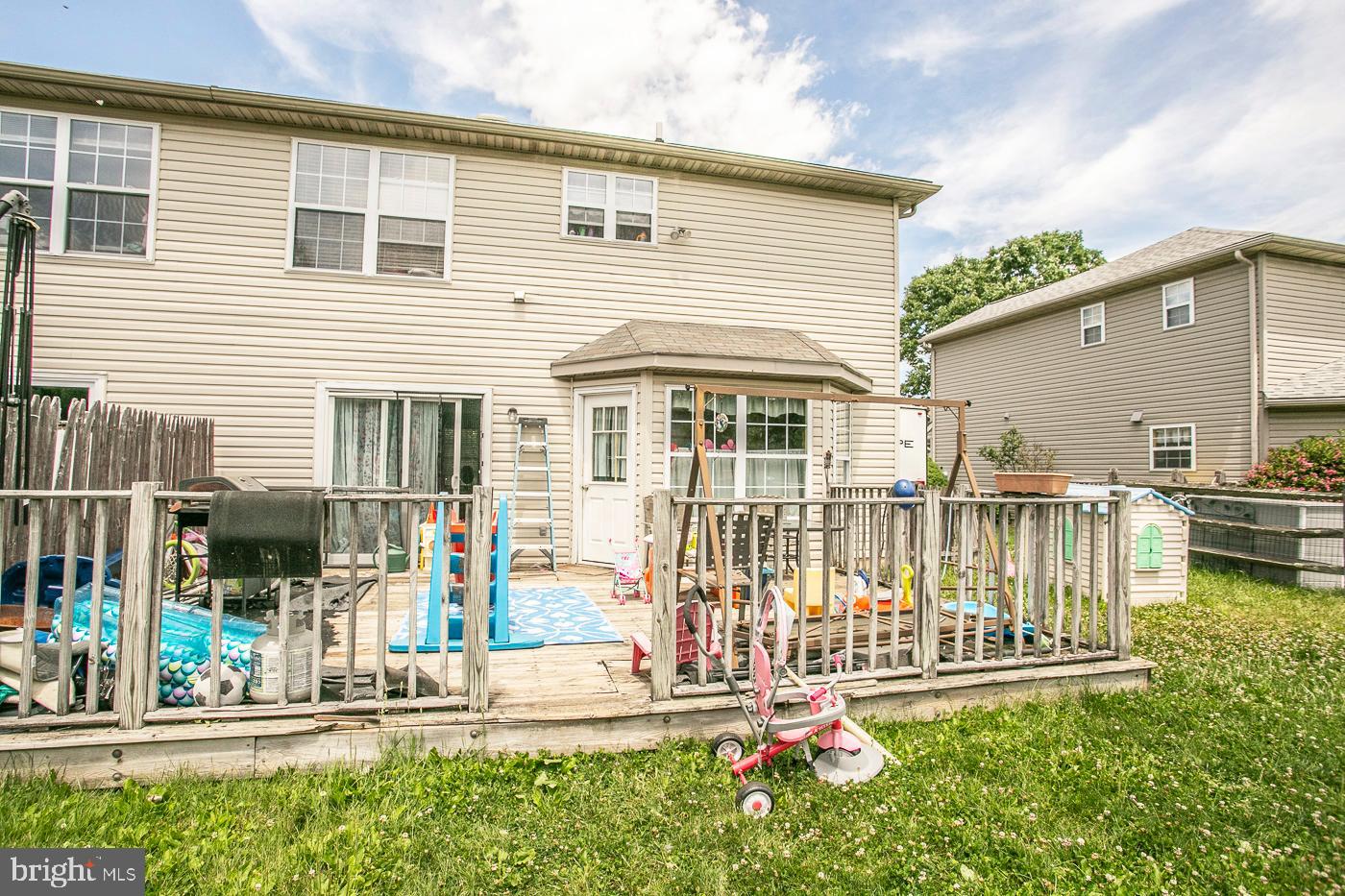 WALNUT BANK FARMS - Residential