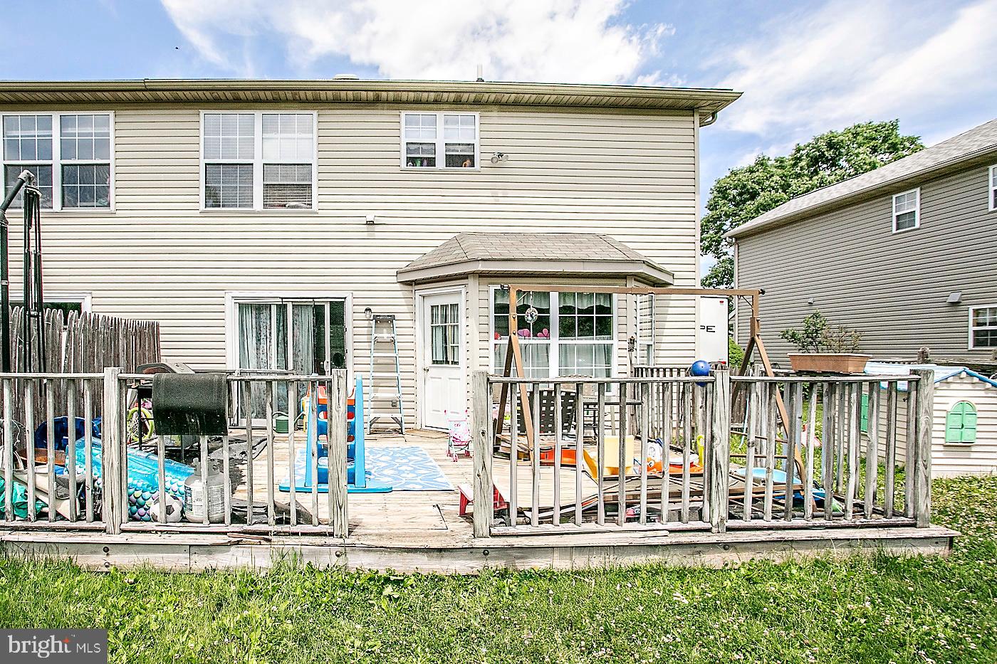 WALNUT BANK FARMS - Residential