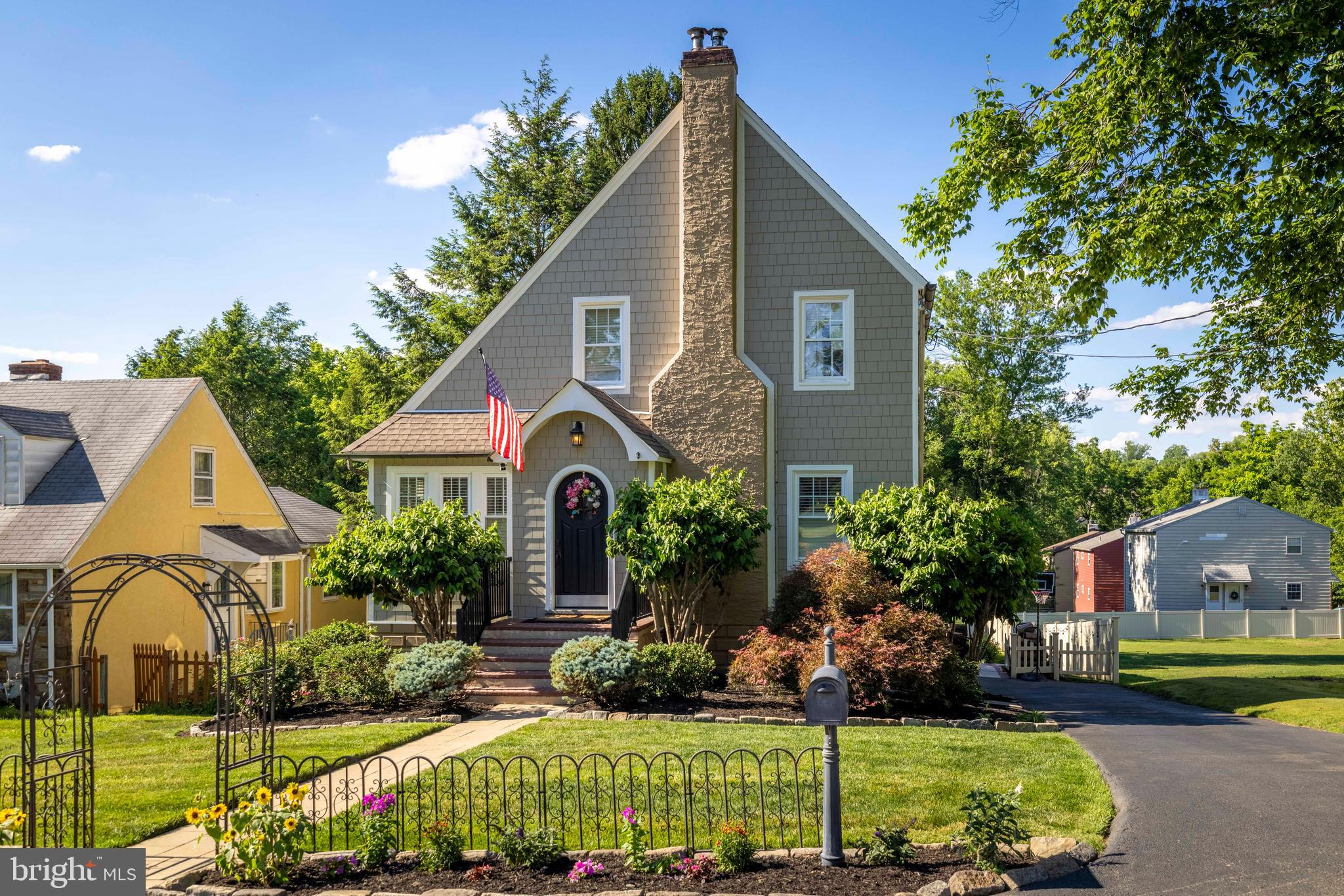 FORT WASHINGTON - Residential
