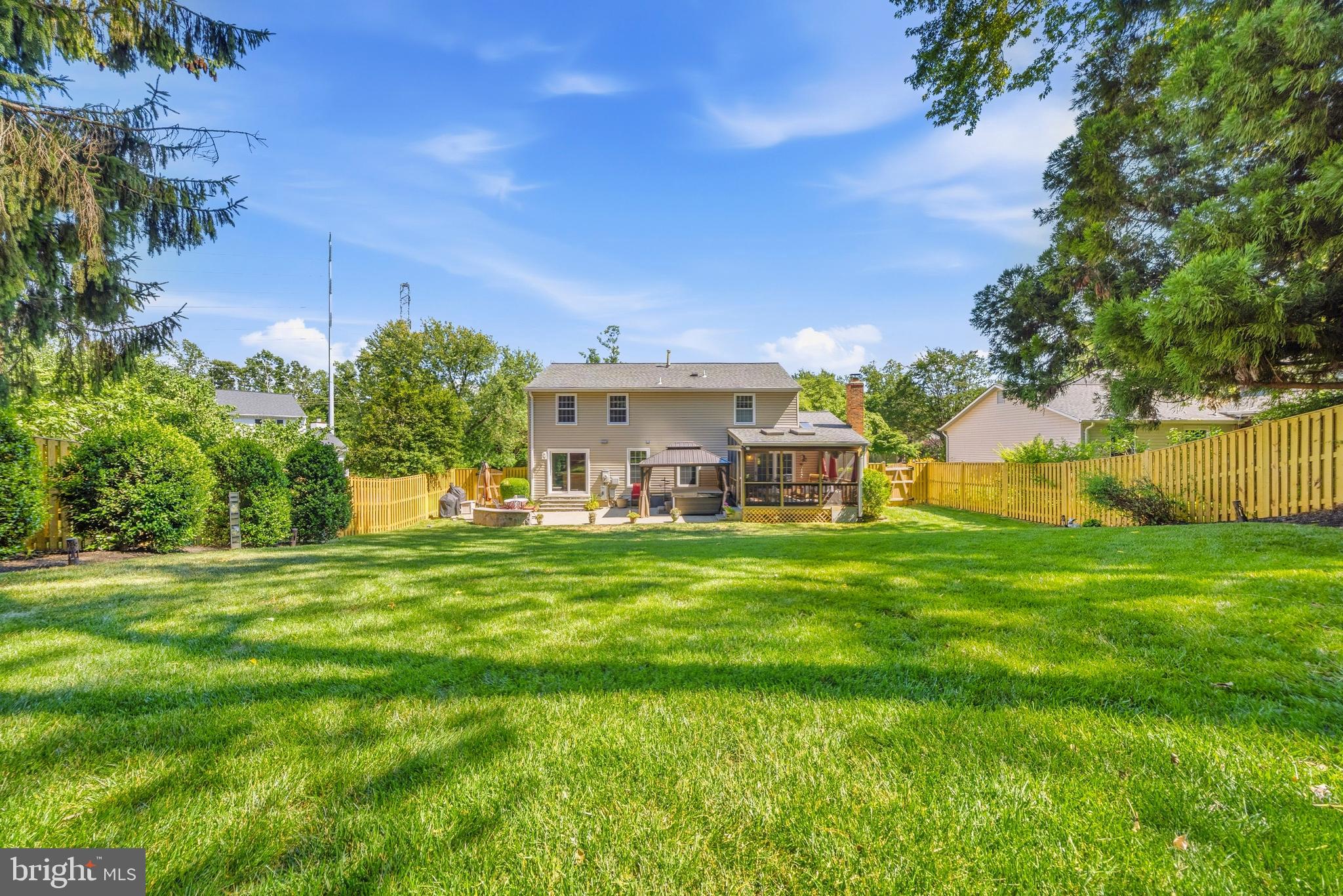 LONGWOOD KNOLLS - Residential