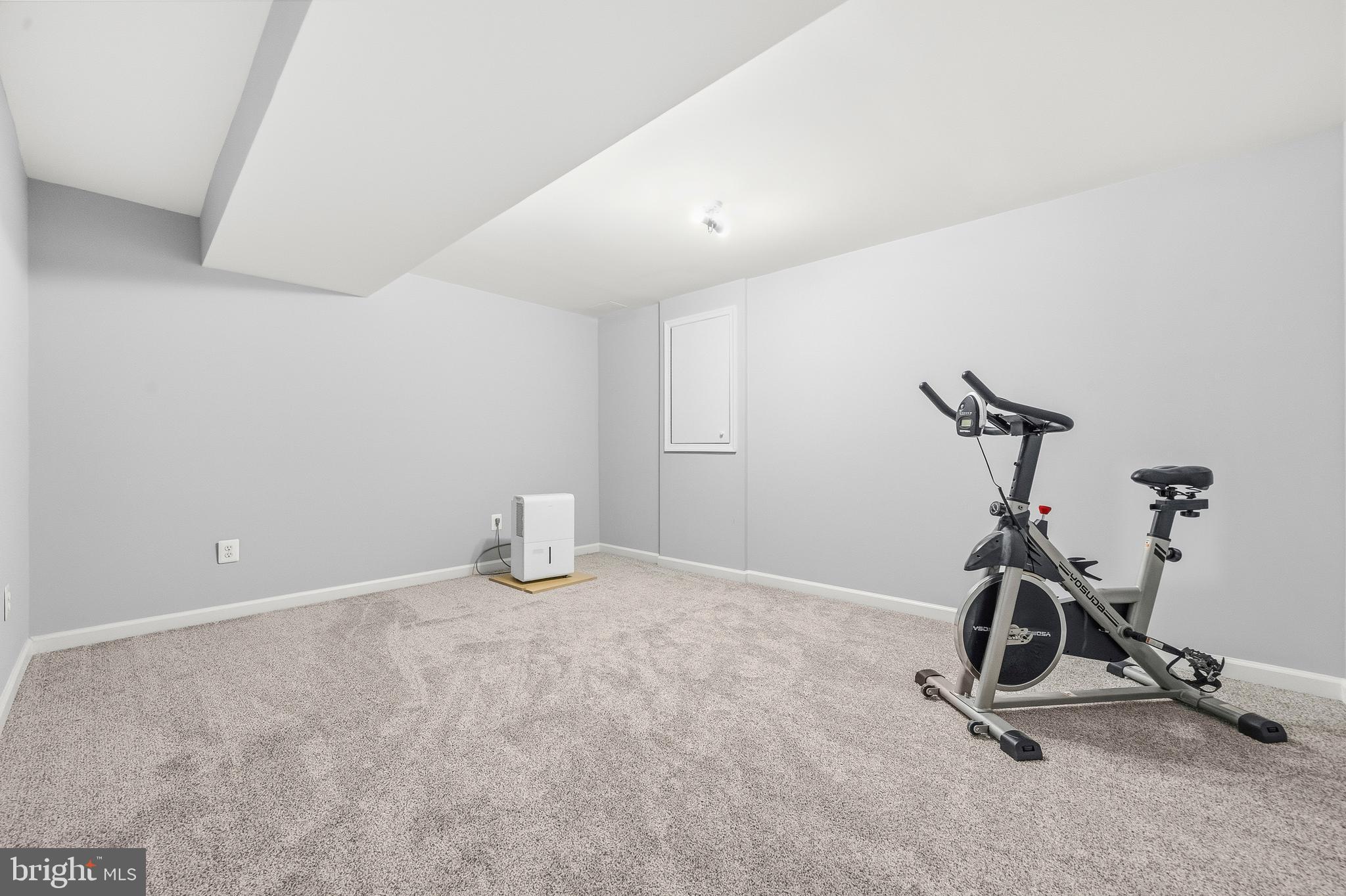LONGWOOD KNOLLS - Residential