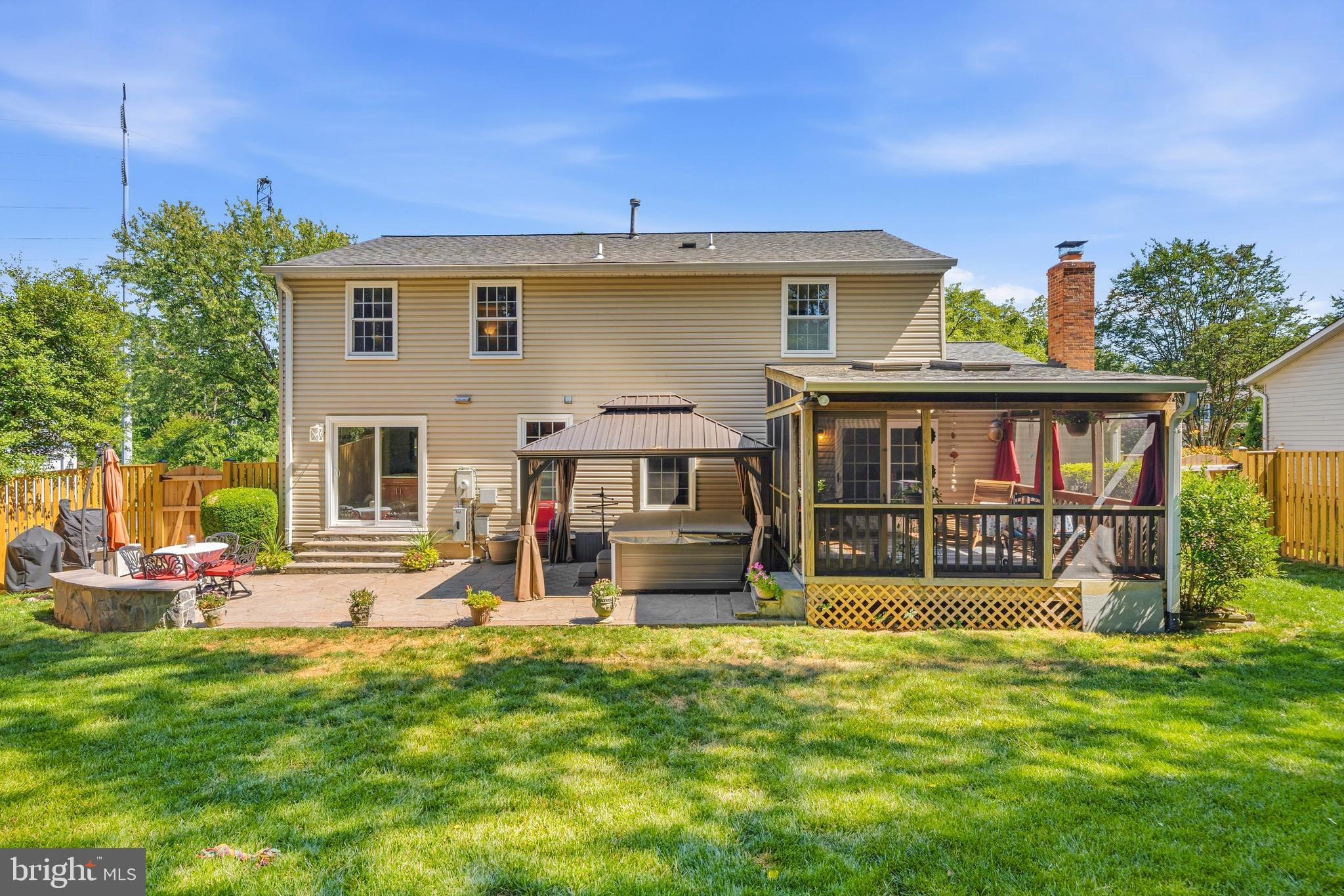 LONGWOOD KNOLLS - Residential