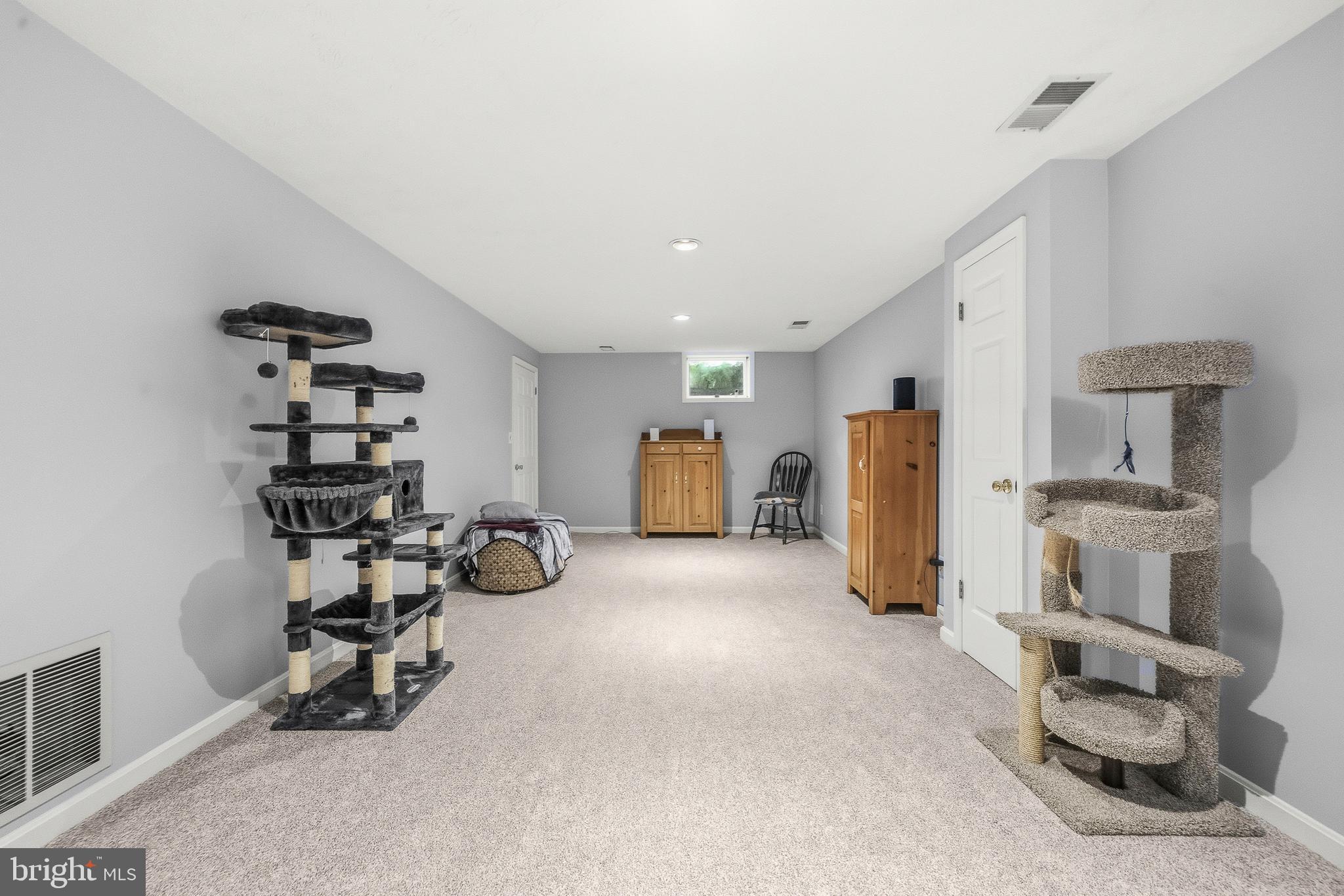 LONGWOOD KNOLLS - Residential