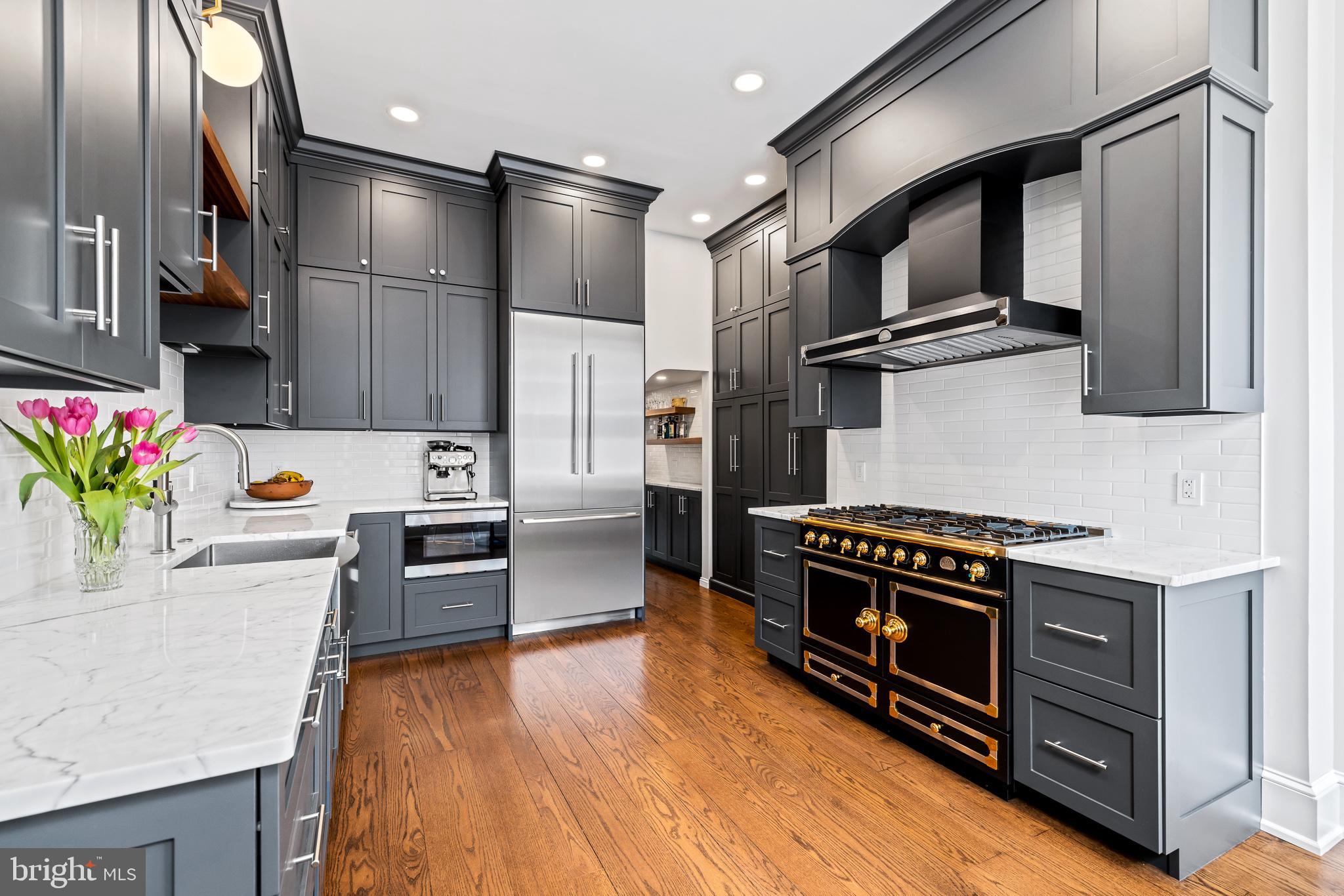 SOCIETY HILL - Residential