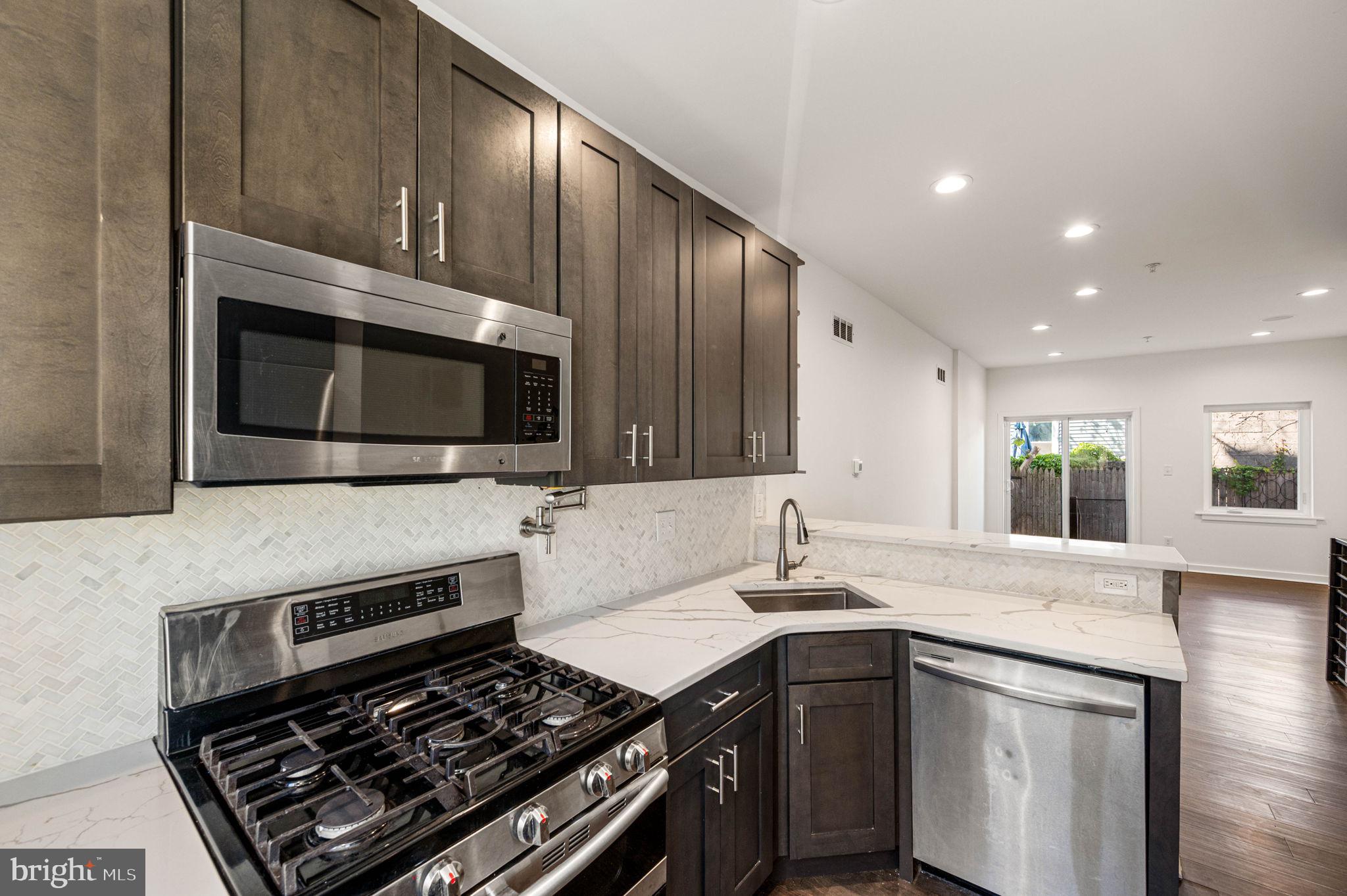 POINT BREEZE - Residential