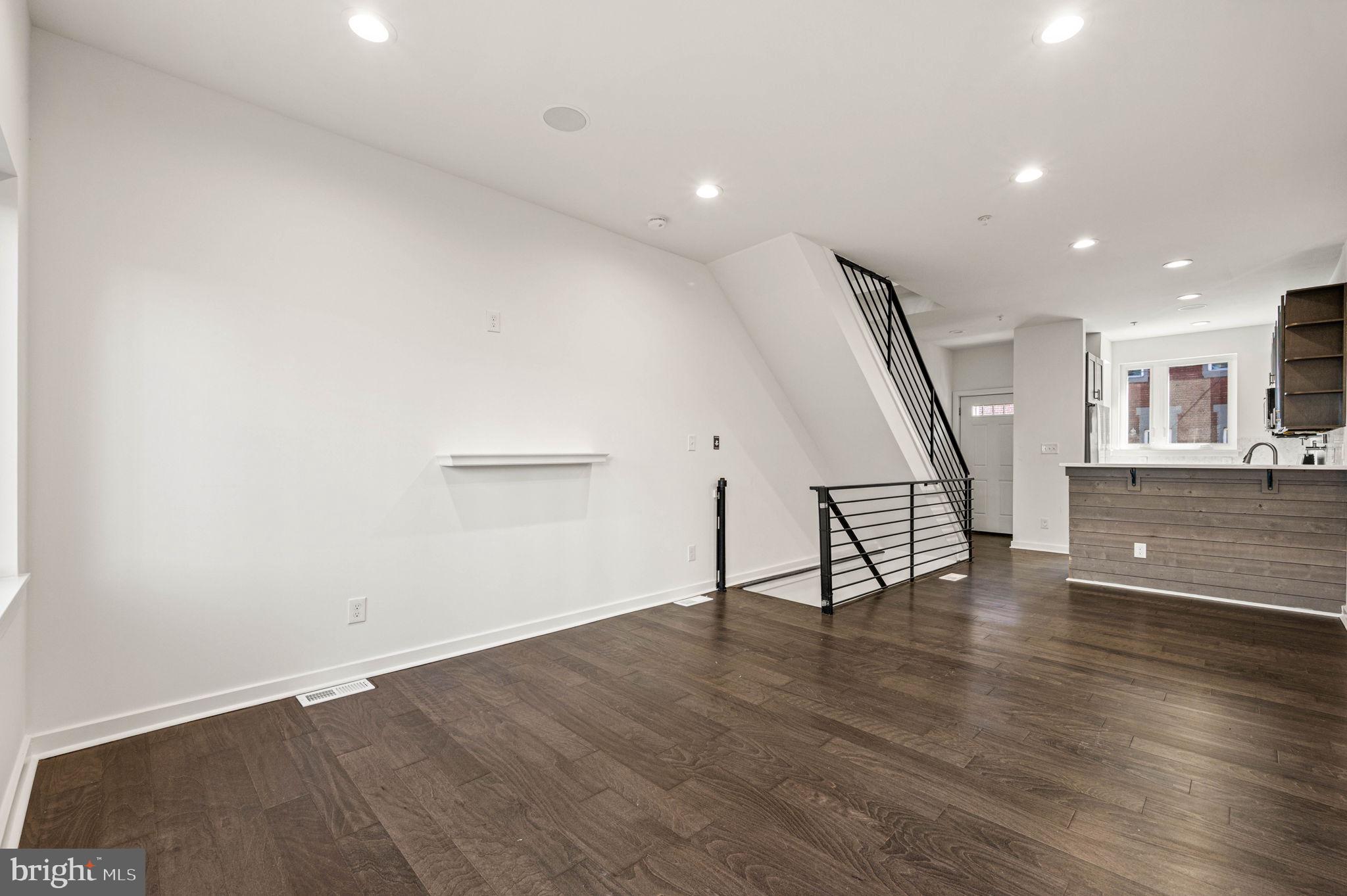 POINT BREEZE - Residential