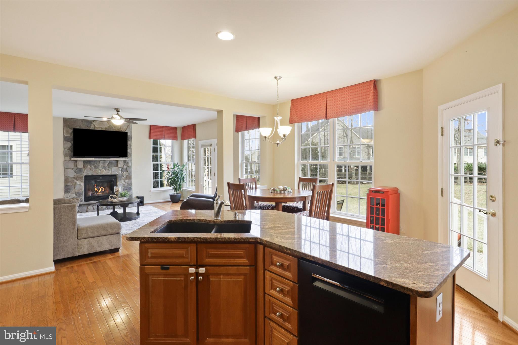 VICTORY LAKES - Residential