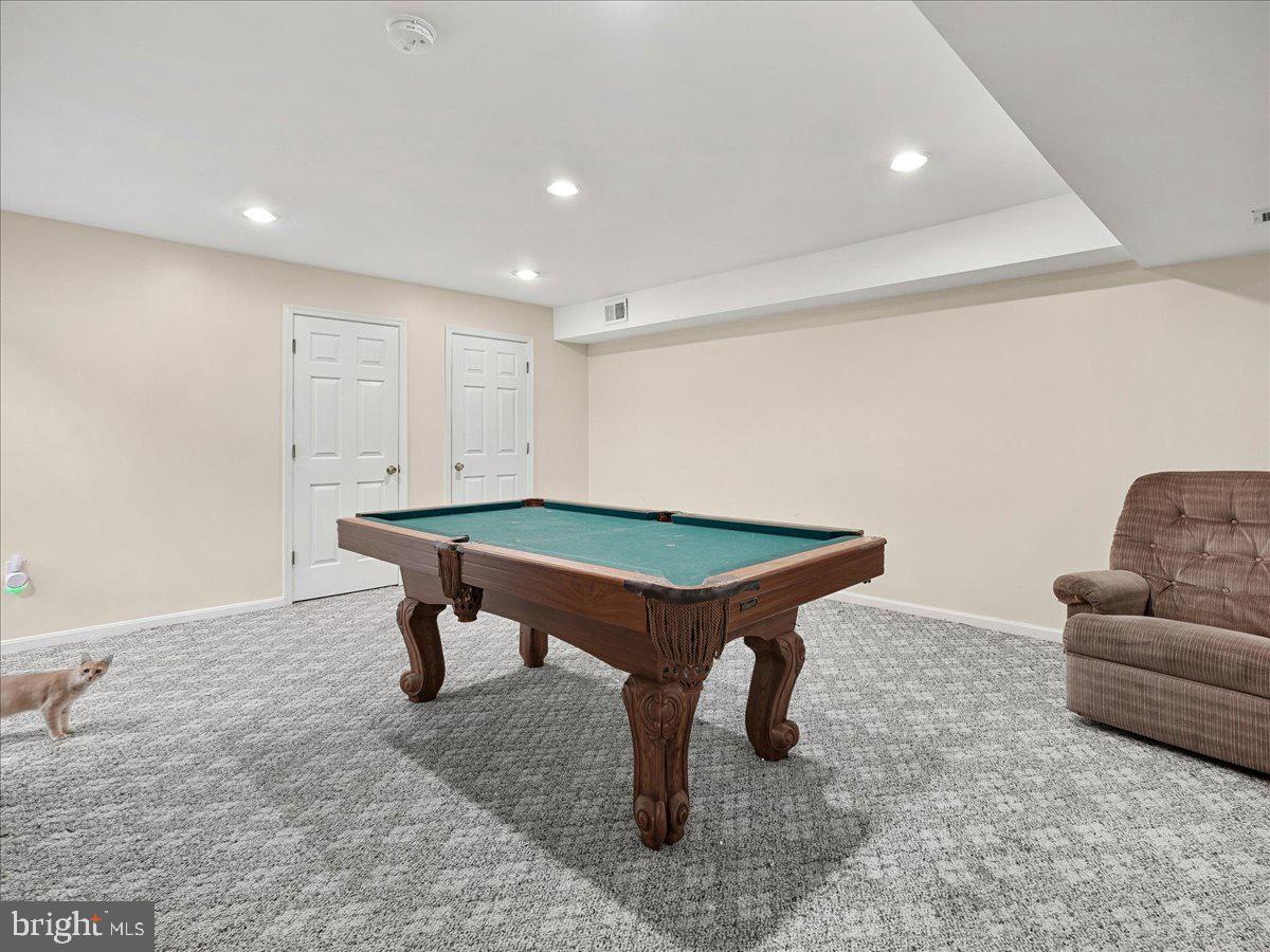 ASHBURN VILLAGE - Residential