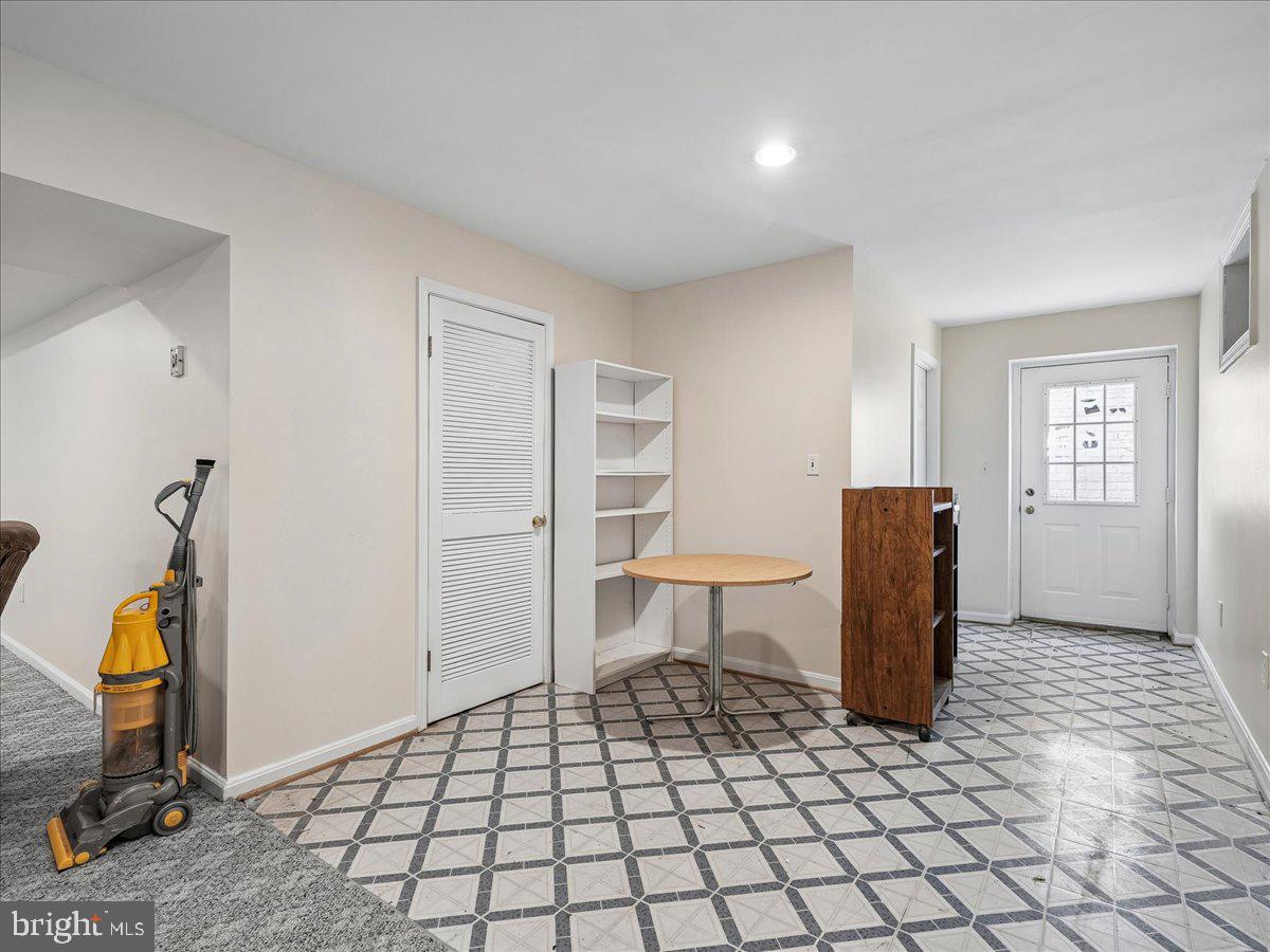 ASHBURN VILLAGE - Residential