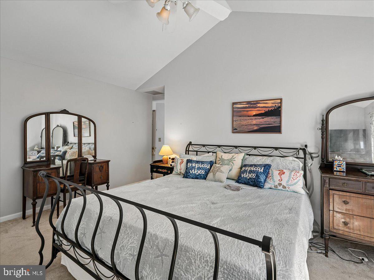 ASHBURN VILLAGE - Residential