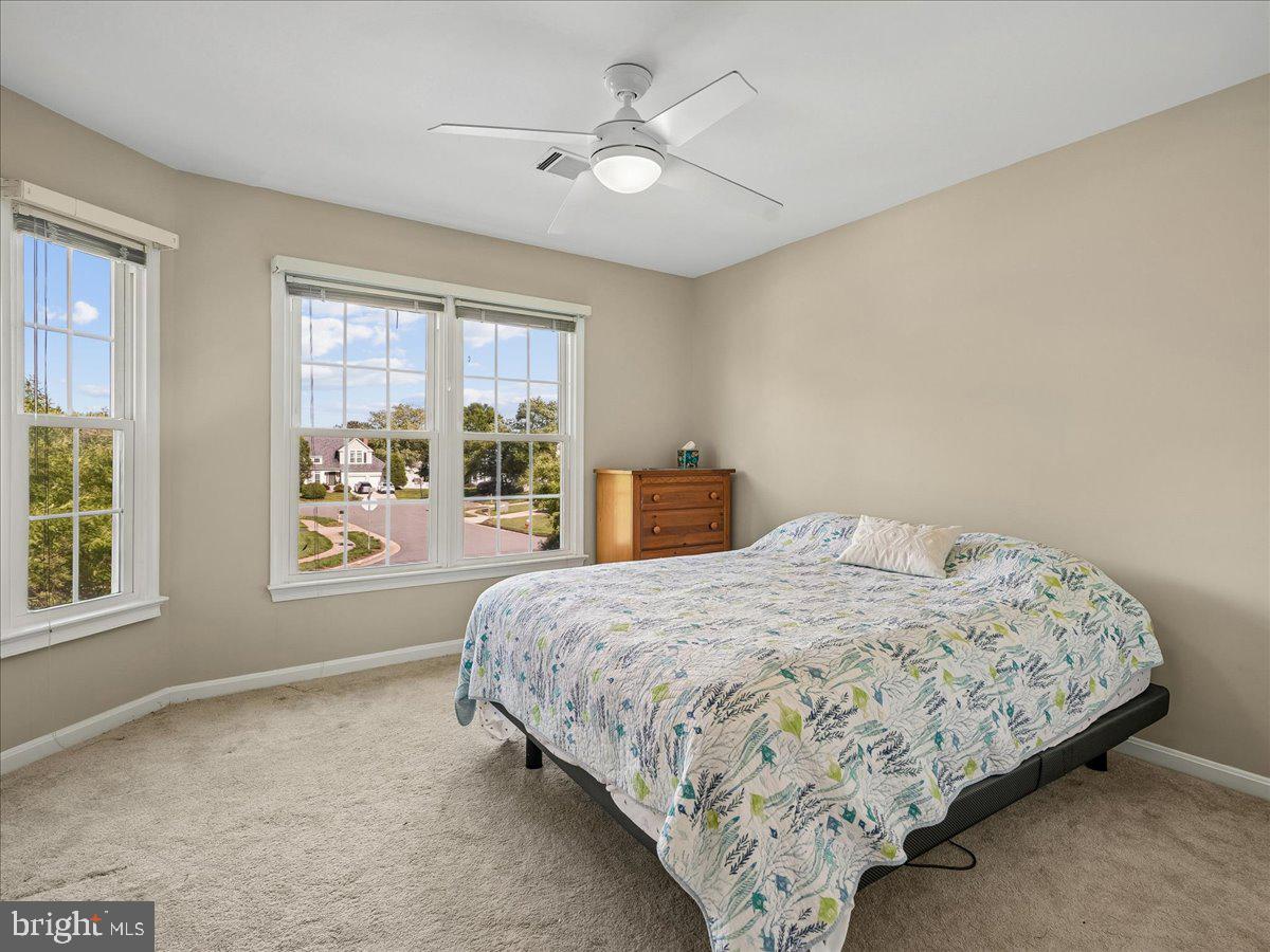 ASHBURN VILLAGE - Residential