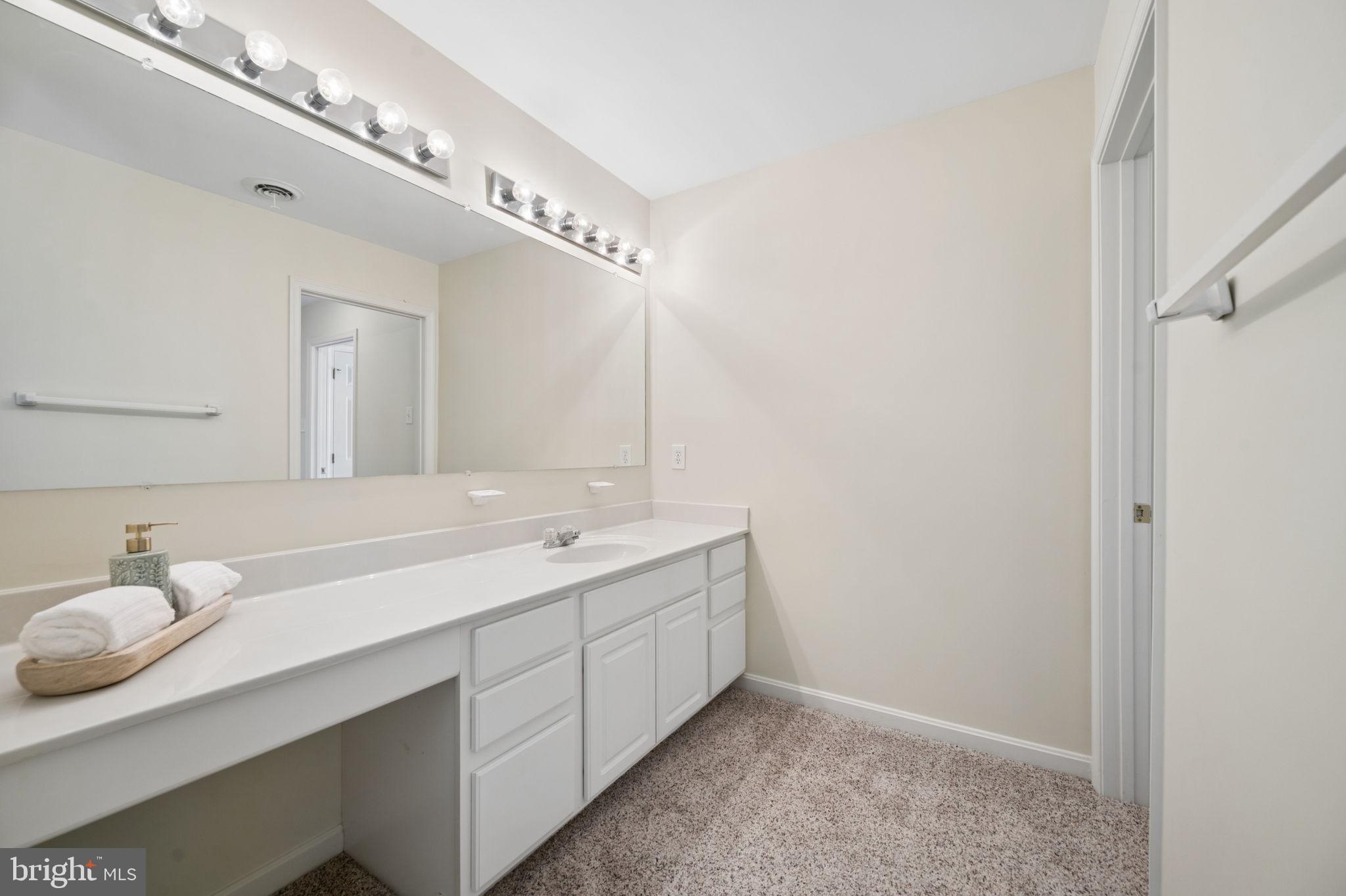 CLIVEDEN REACH - Residential
