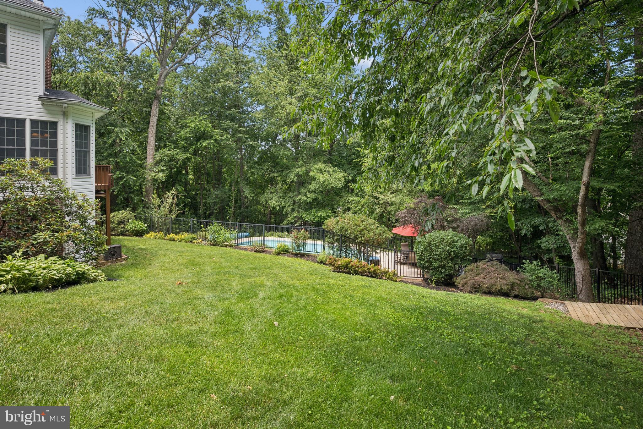 CLIVEDEN REACH - Residential