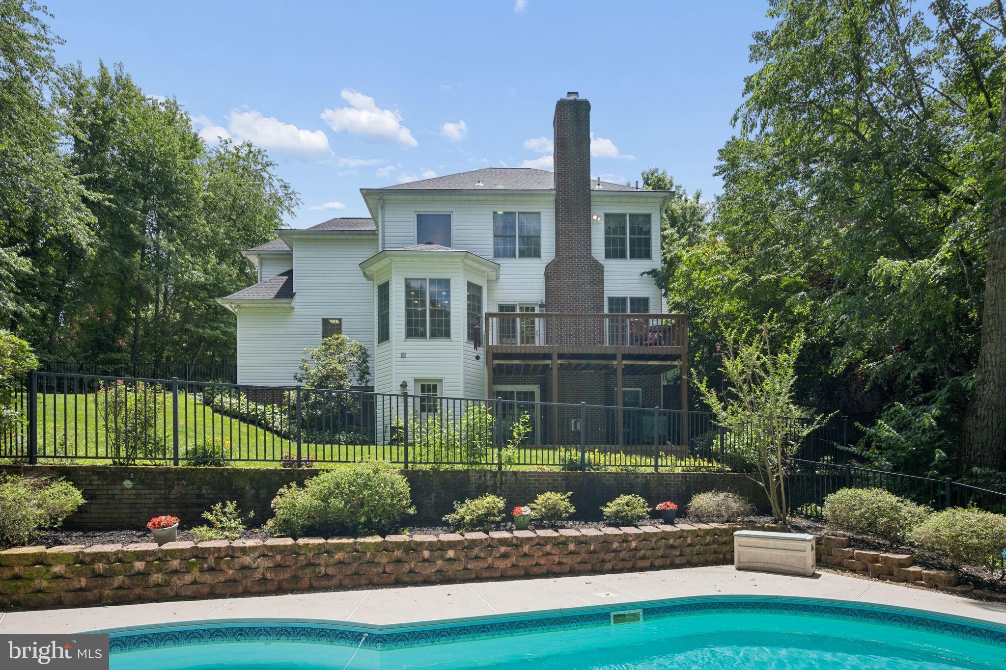 CLIVEDEN REACH - Residential
