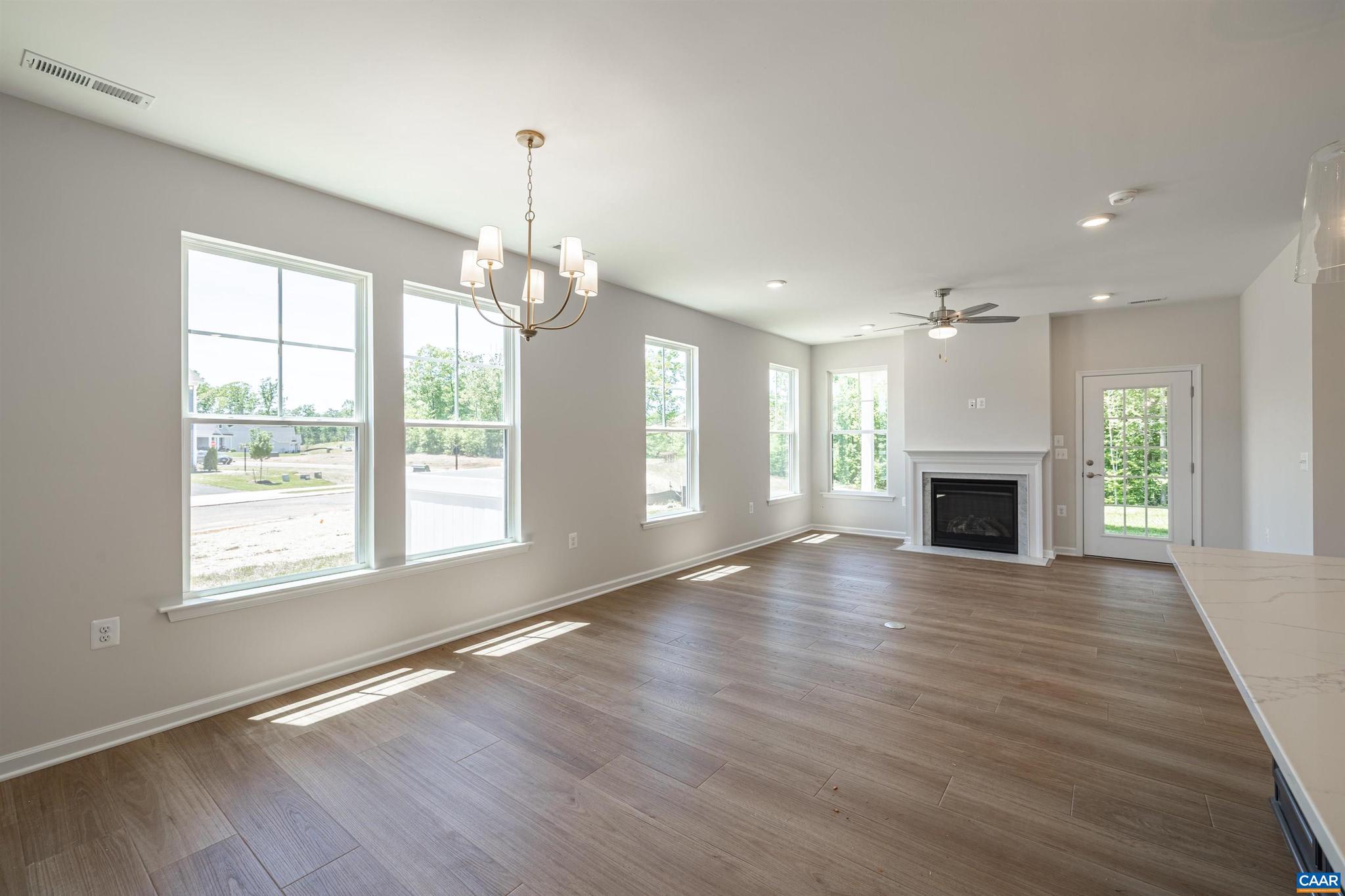 SPRING CREEK - Residential