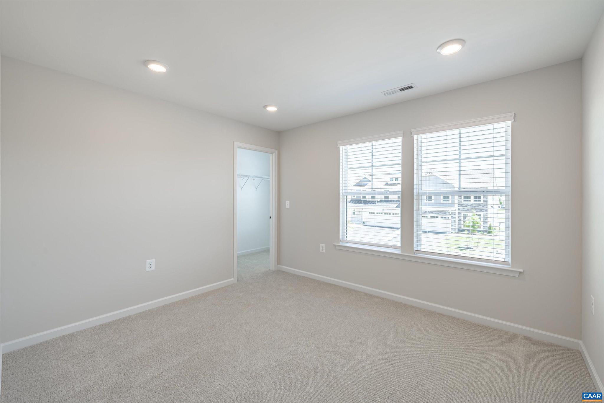 SPRING CREEK - Residential