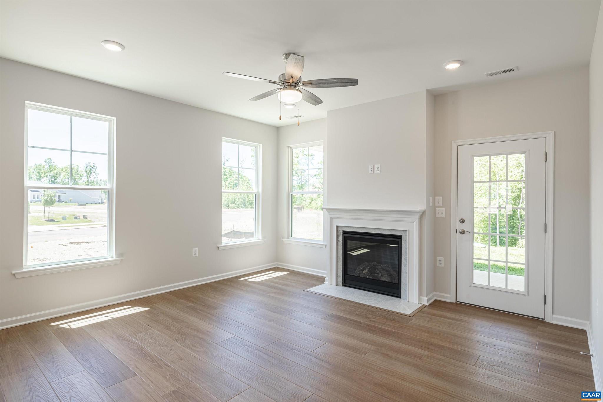 SPRING CREEK - Residential
