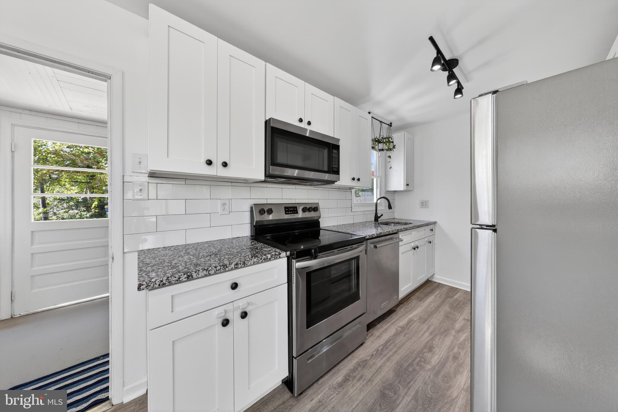 CASTLE HILLS - Residential